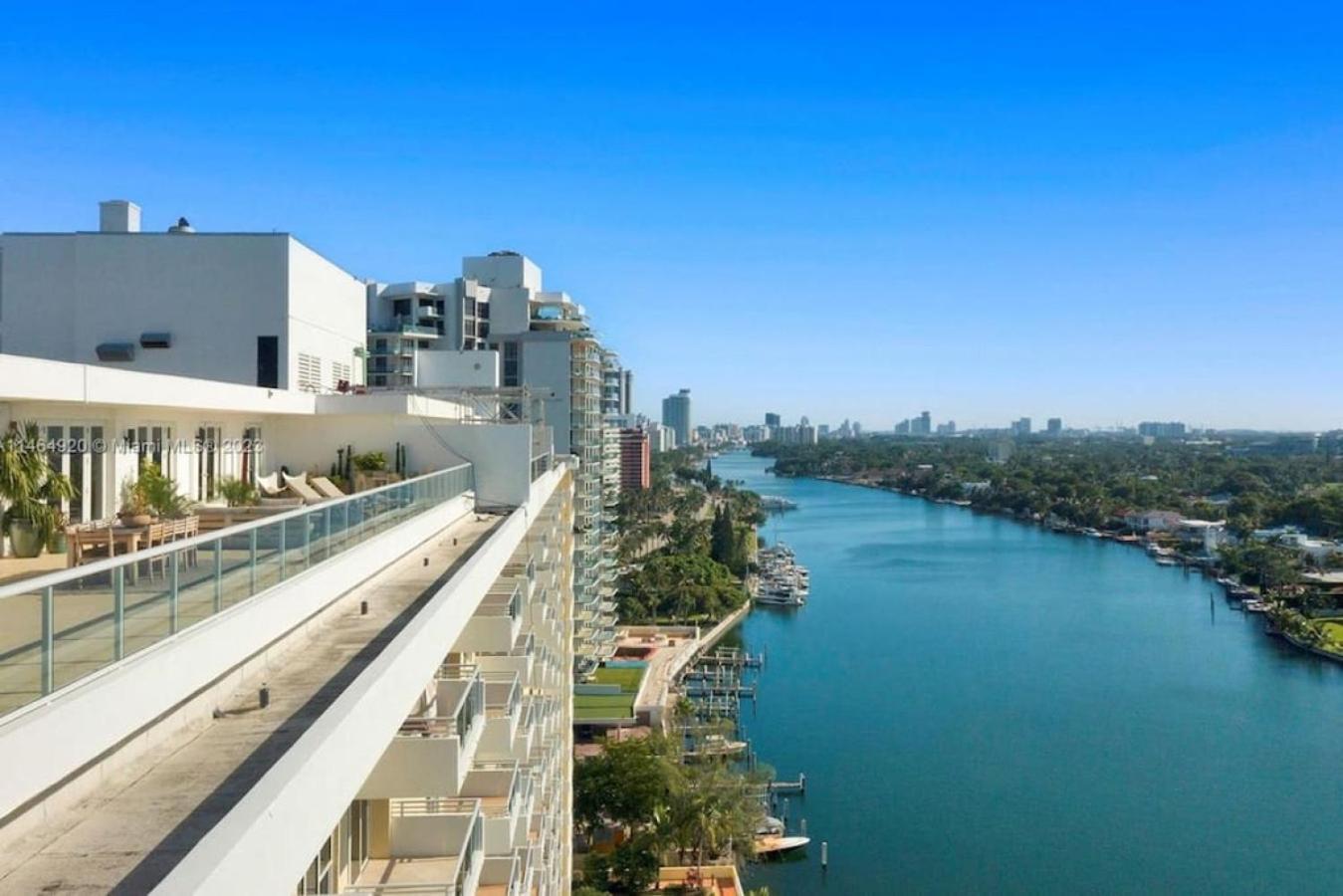 Holiday home Exquisite 3b Penthouse W Huge Overlooking Terrace *