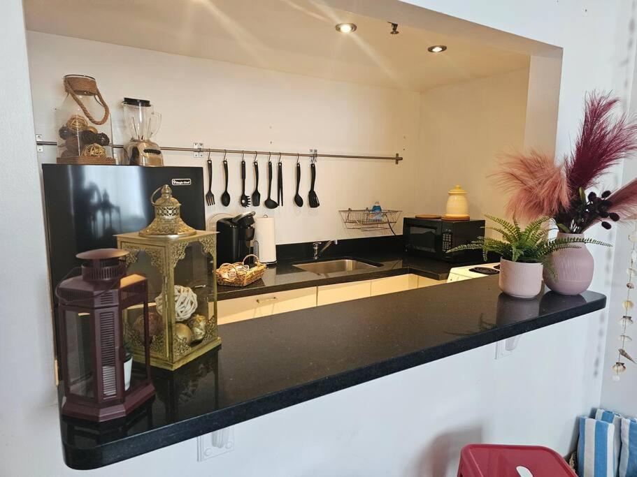 Apartment Great 1bedroom Renovated 1 Minute From The Beach *