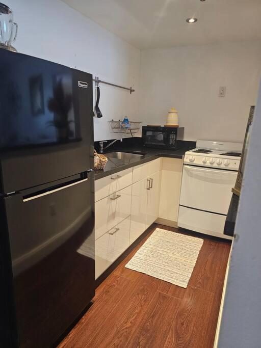 Great 1bedroom Renovated 1 Minute From The Beach Miami Beach