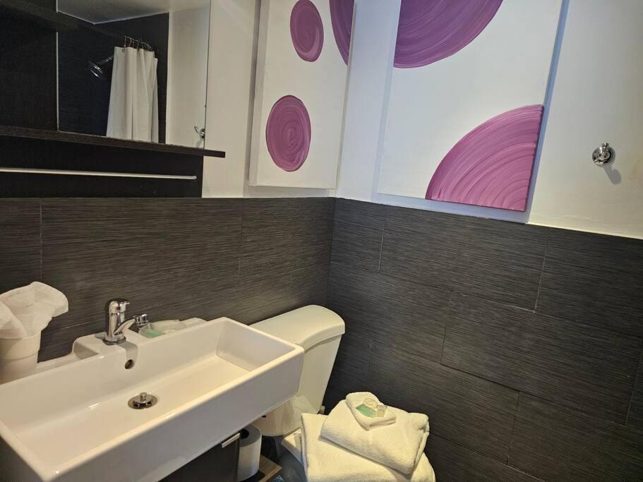 Great 1bedroom Renovated 1 Minute From The Beach Miami Beach