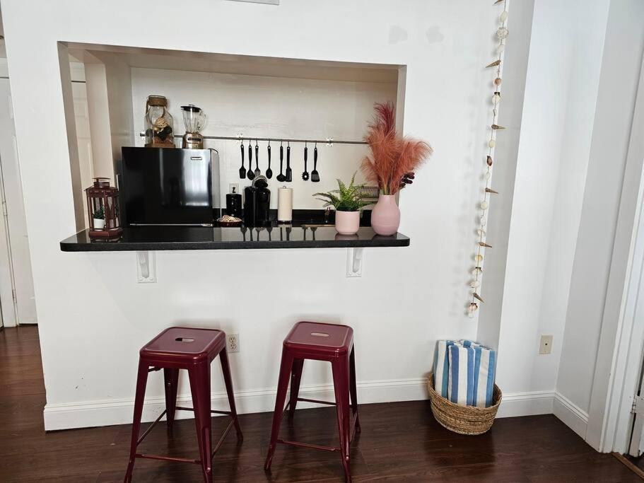 Great 1bedroom Renovated 1 Minute From The Beach * Miami Beach
