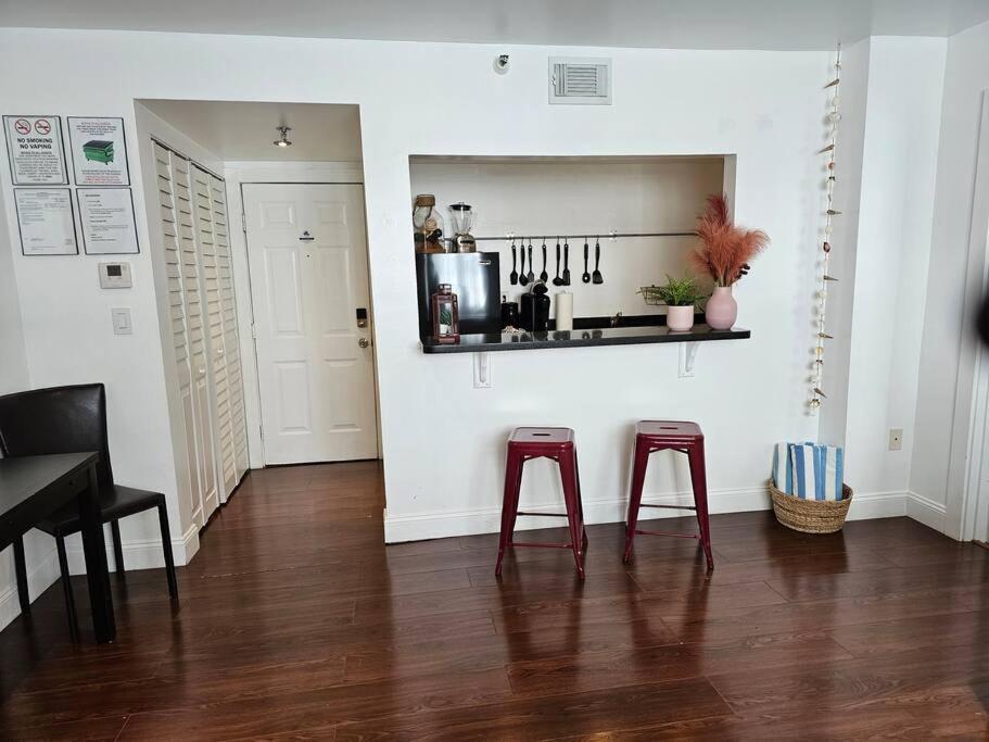 Apartment Great 1bedroom Renovated 1 Minute From The Beach