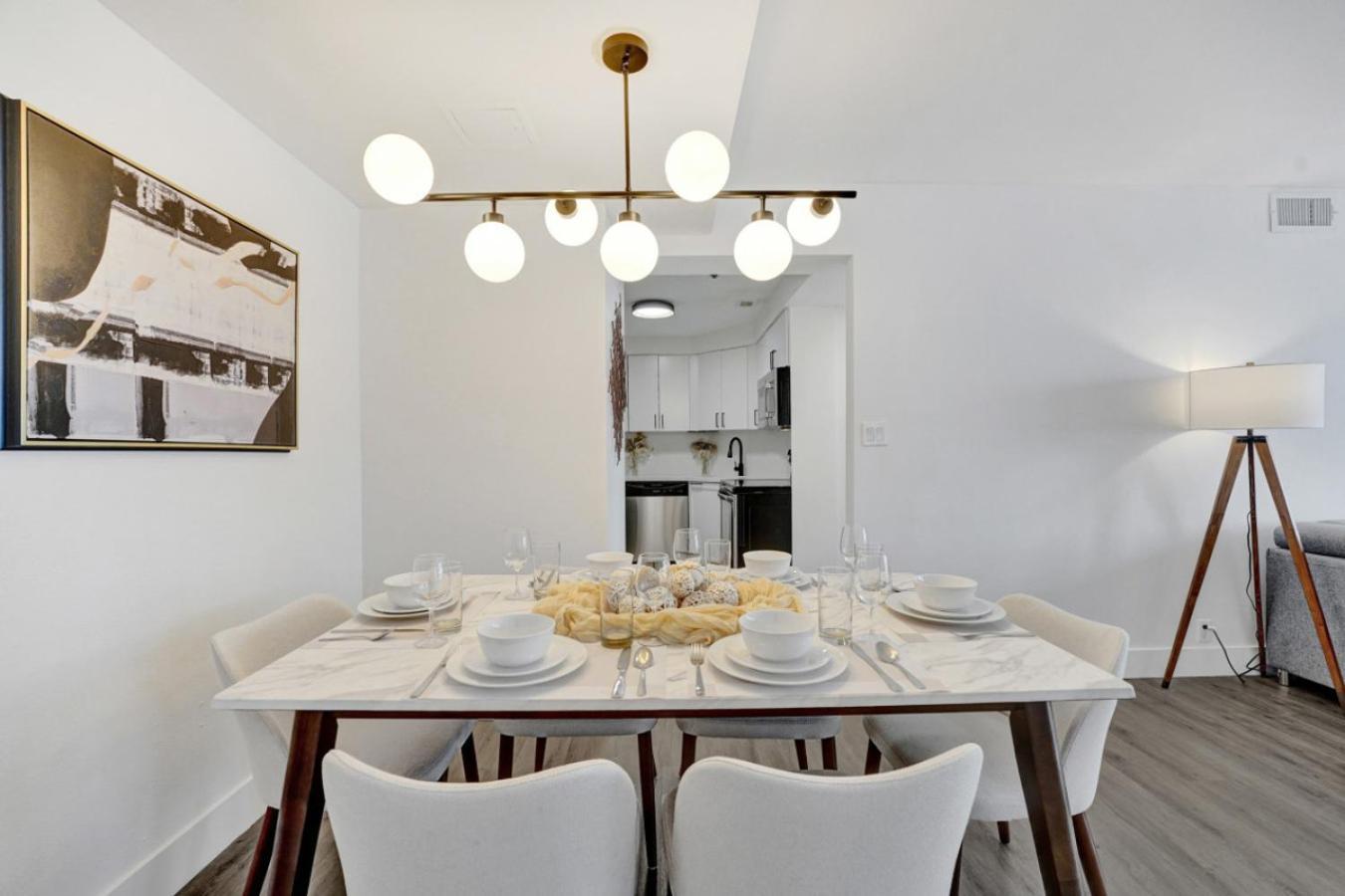 Beautiful Oceanside Retreat With Service 1606 Apartment
