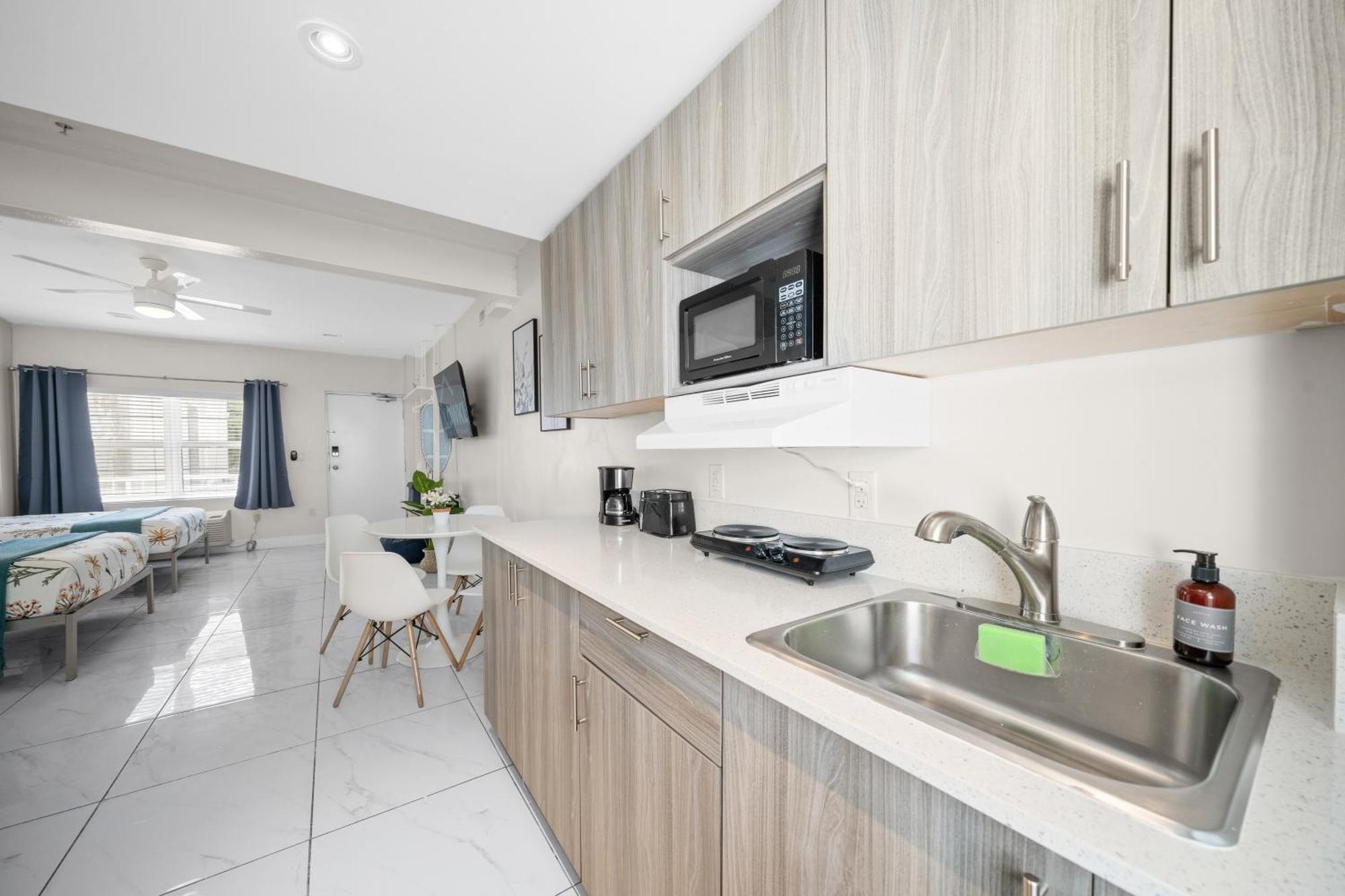 Apartment The Samantha By Lowkl *