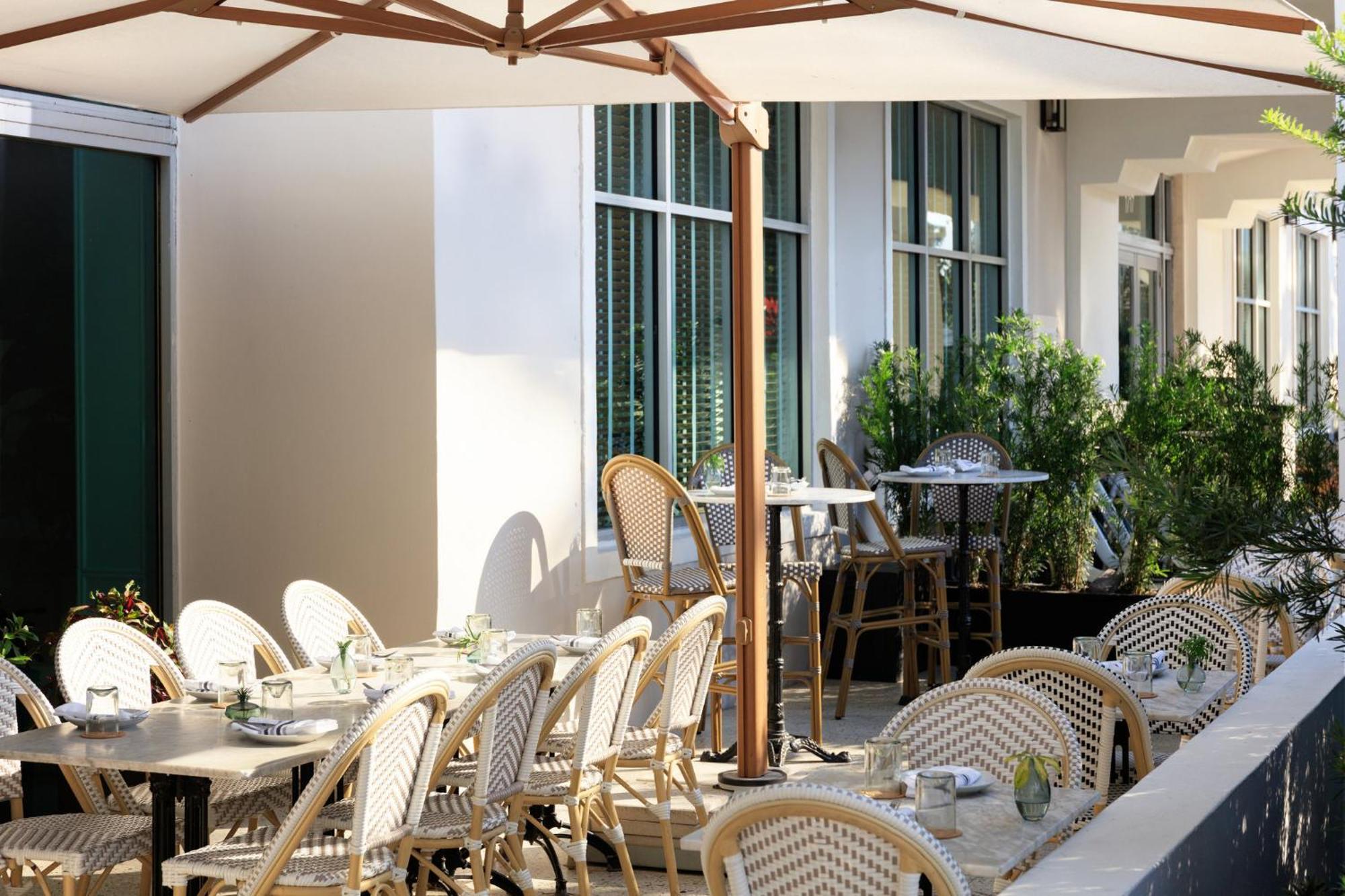 Kimpton Surfcomber By Ihg Resort 4*