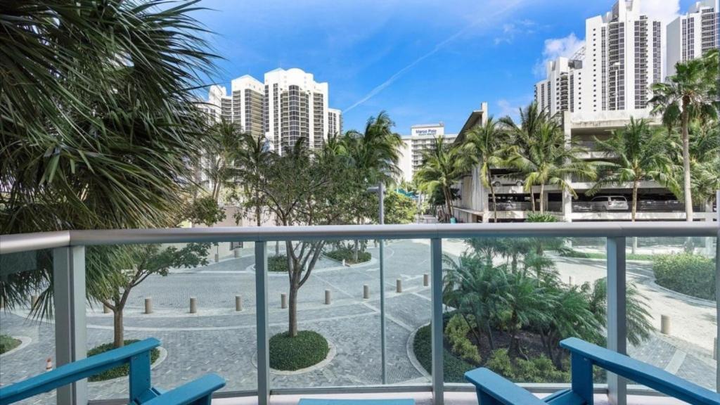 Apartment 2br Luxury Ocean Reserve With Park Views!