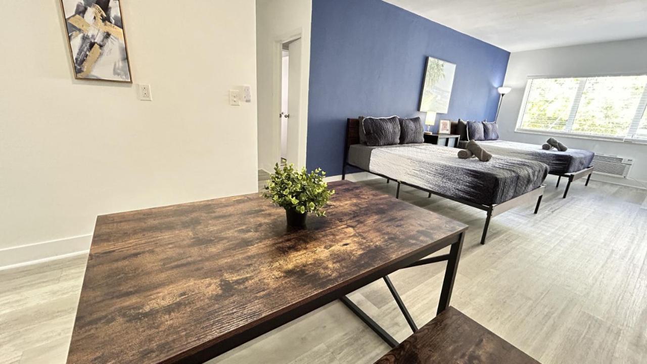Miami Paradise Vibrant Sobe Near The