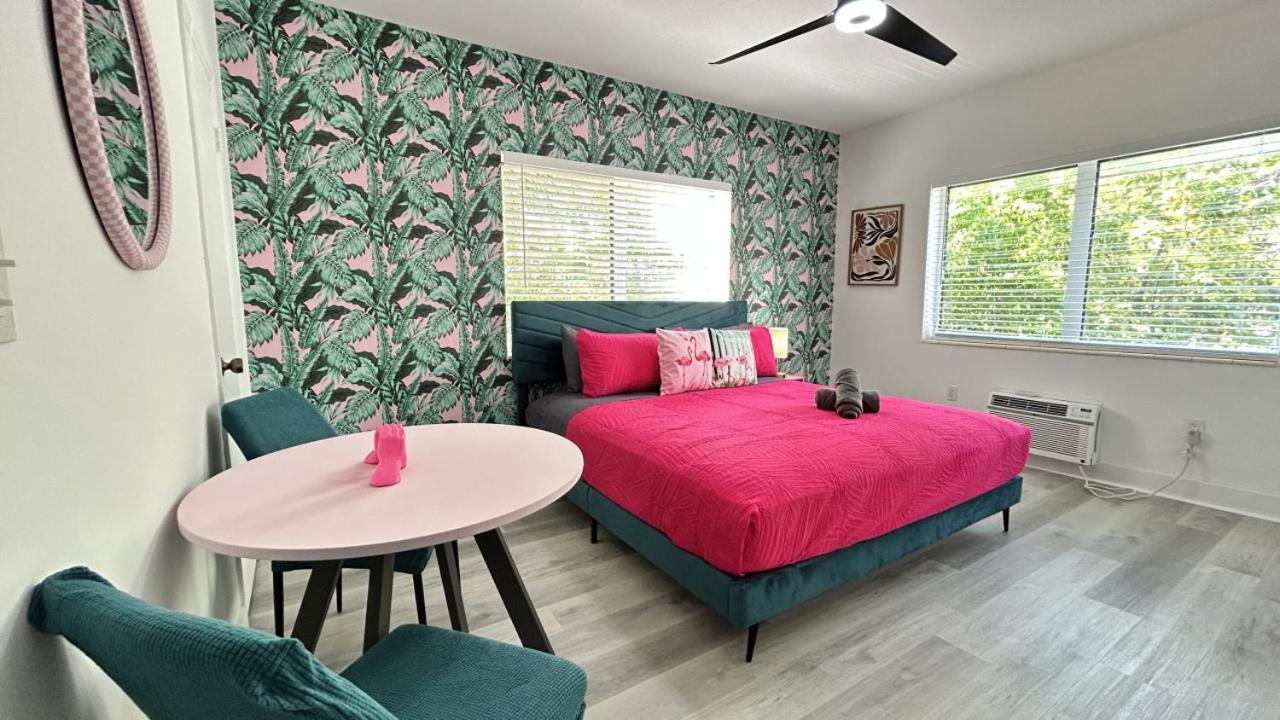 Flamingo Dreams Chic South Getaway * Miami Beach