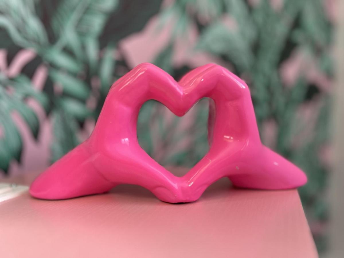 Flamingo Dreams Chic South Getaway Apartment