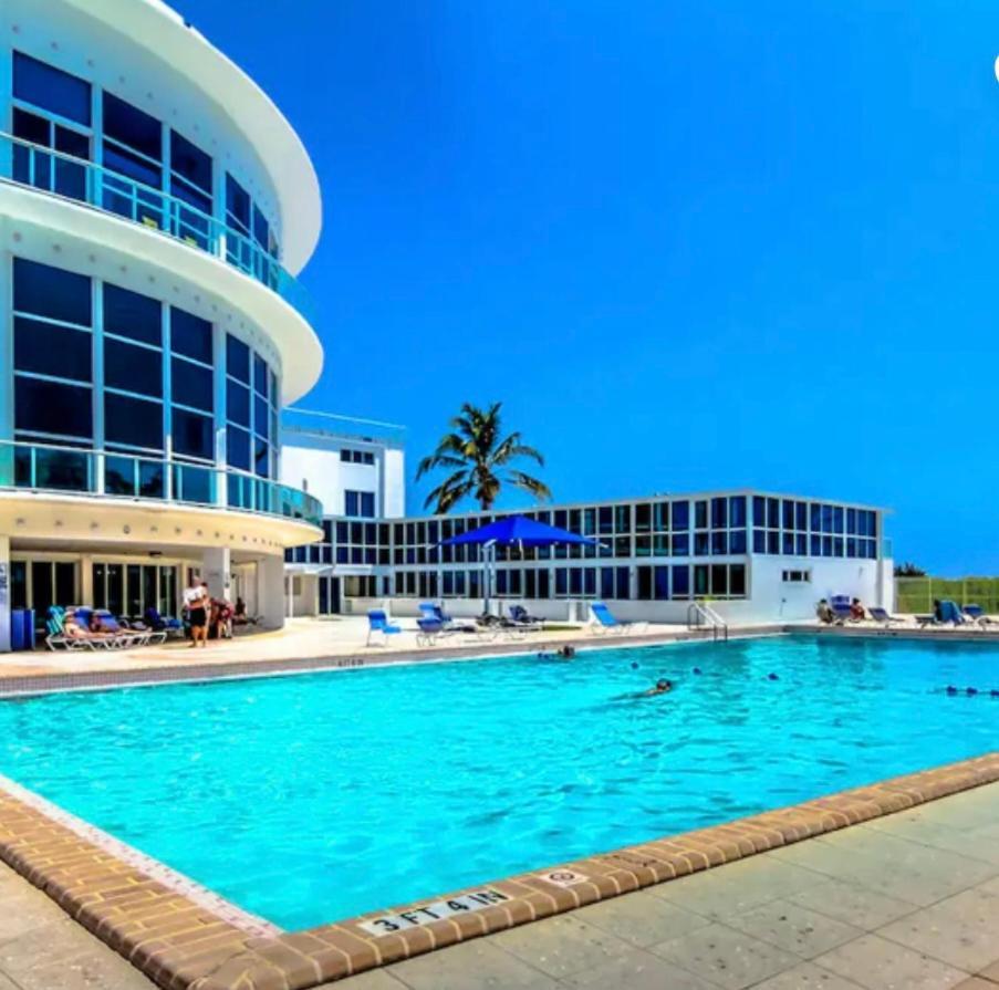 Free Parking - Entire Place - Ocean Front - 3 Bed 2 Bath Miami Beach