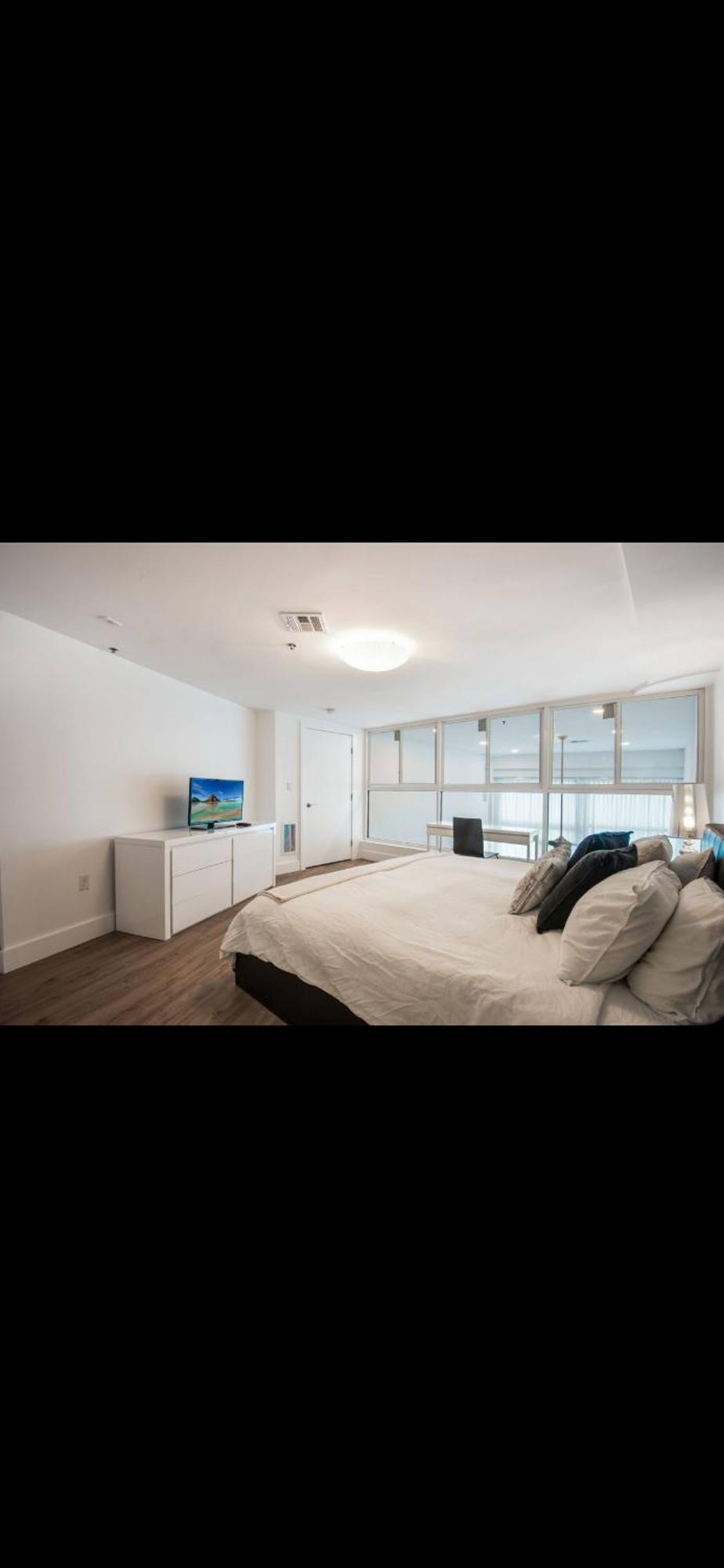 Free Parking - Entire Place - Ocean Front - 3 Bed 2 Bath * Miami Beach