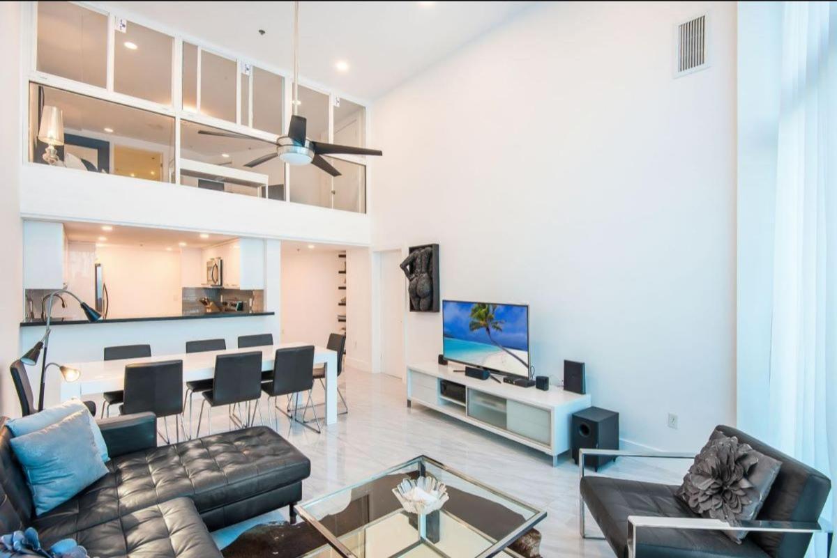 Free Parking - Entire Place - Ocean Front - 3 Bed 2 Bath Miami Beach