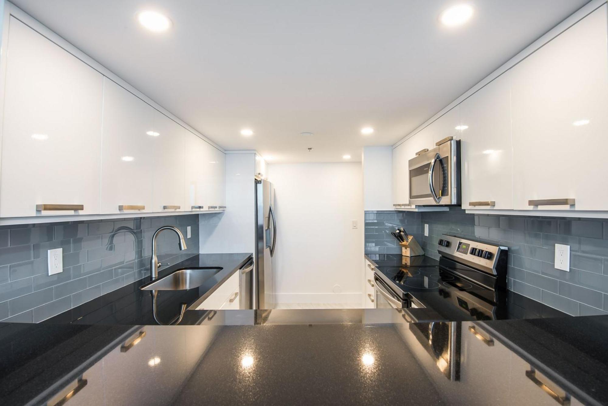 Free Parking - Entire Place - Ocean Front - 3 Bed 2 Bath
