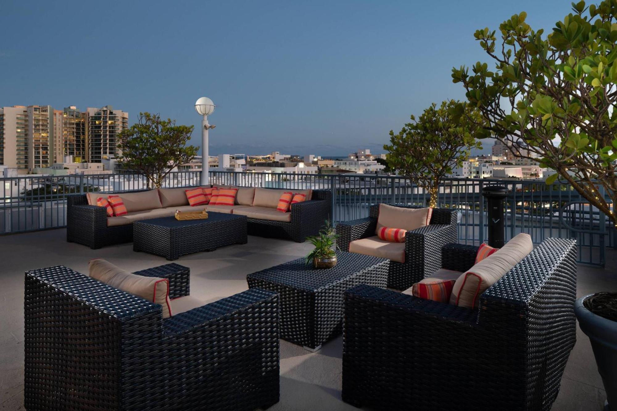 Courtyard Miami South Hotel 3*
