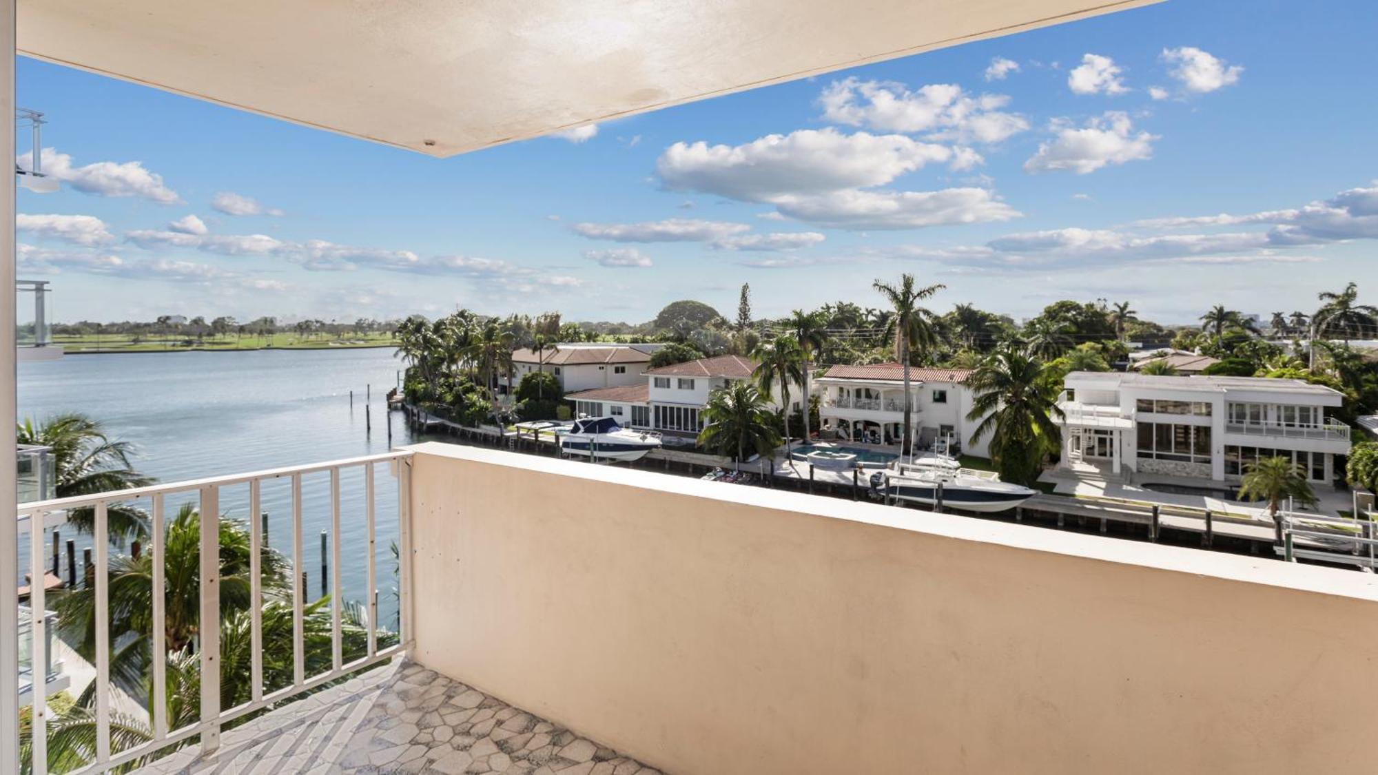 Bay Harbor Sunset 5c Apartment Miami Beach