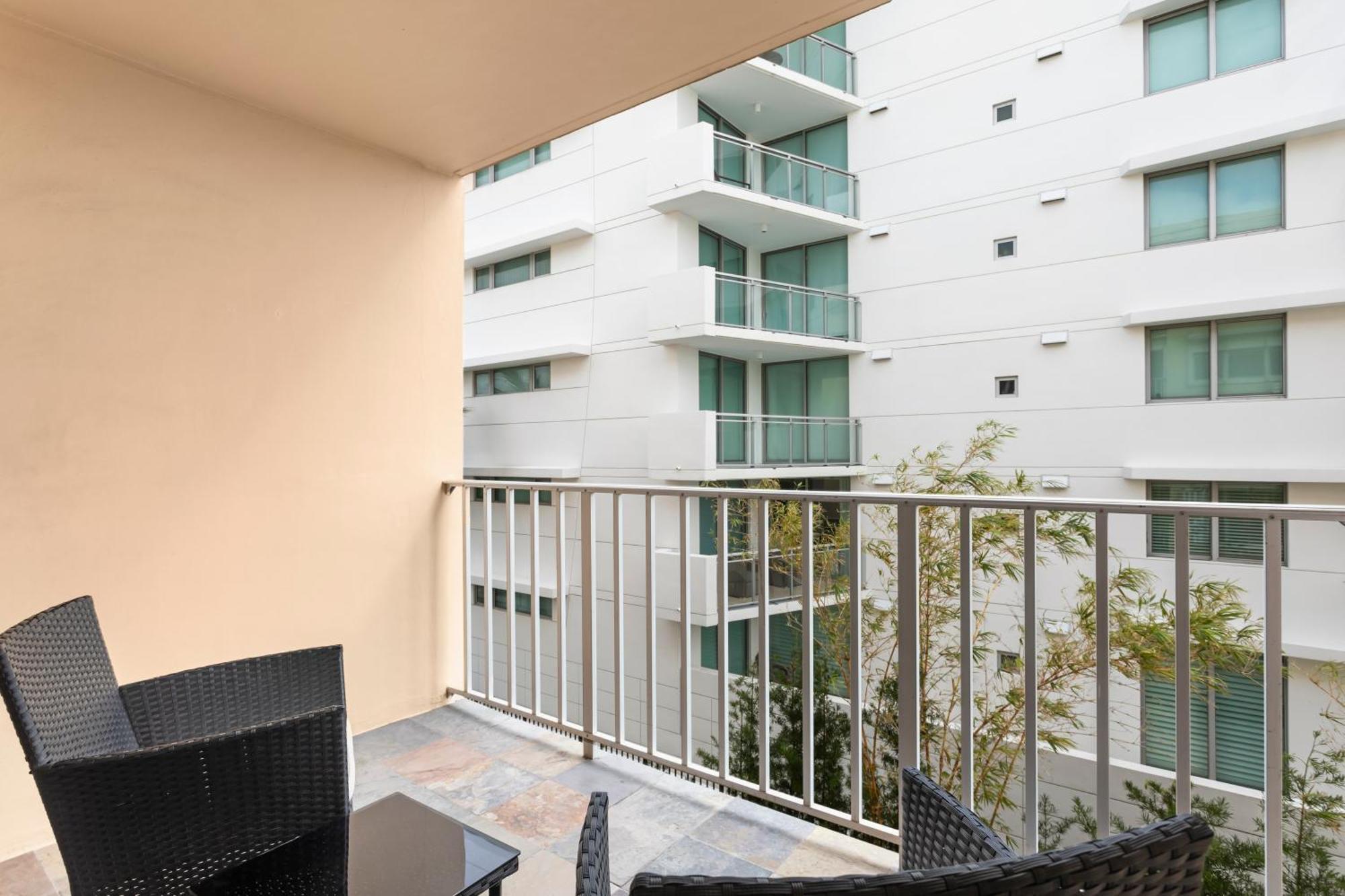 Apartment Bay Harbor Sunset 3b