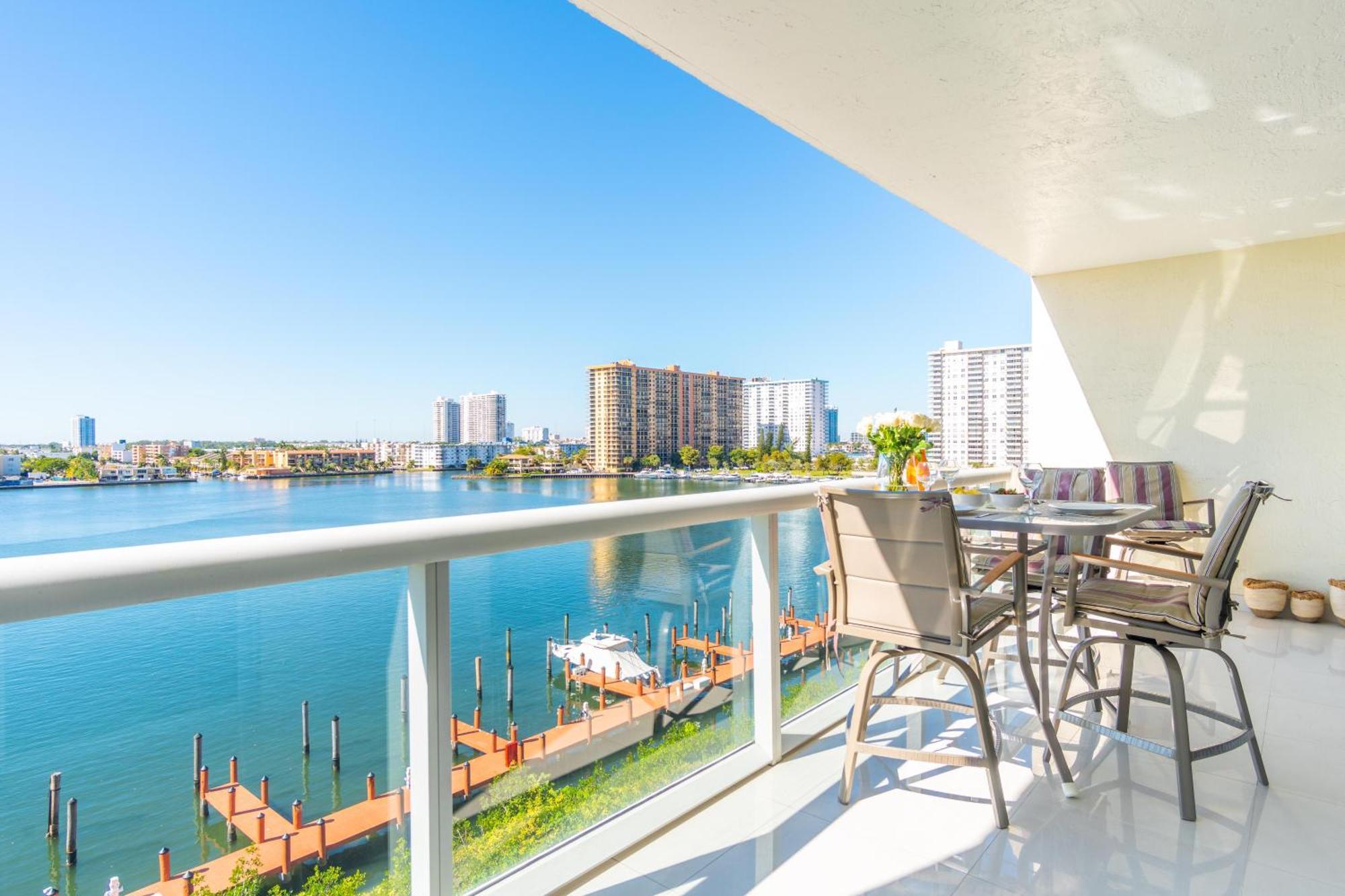 Golden Bay 73 Apartment
