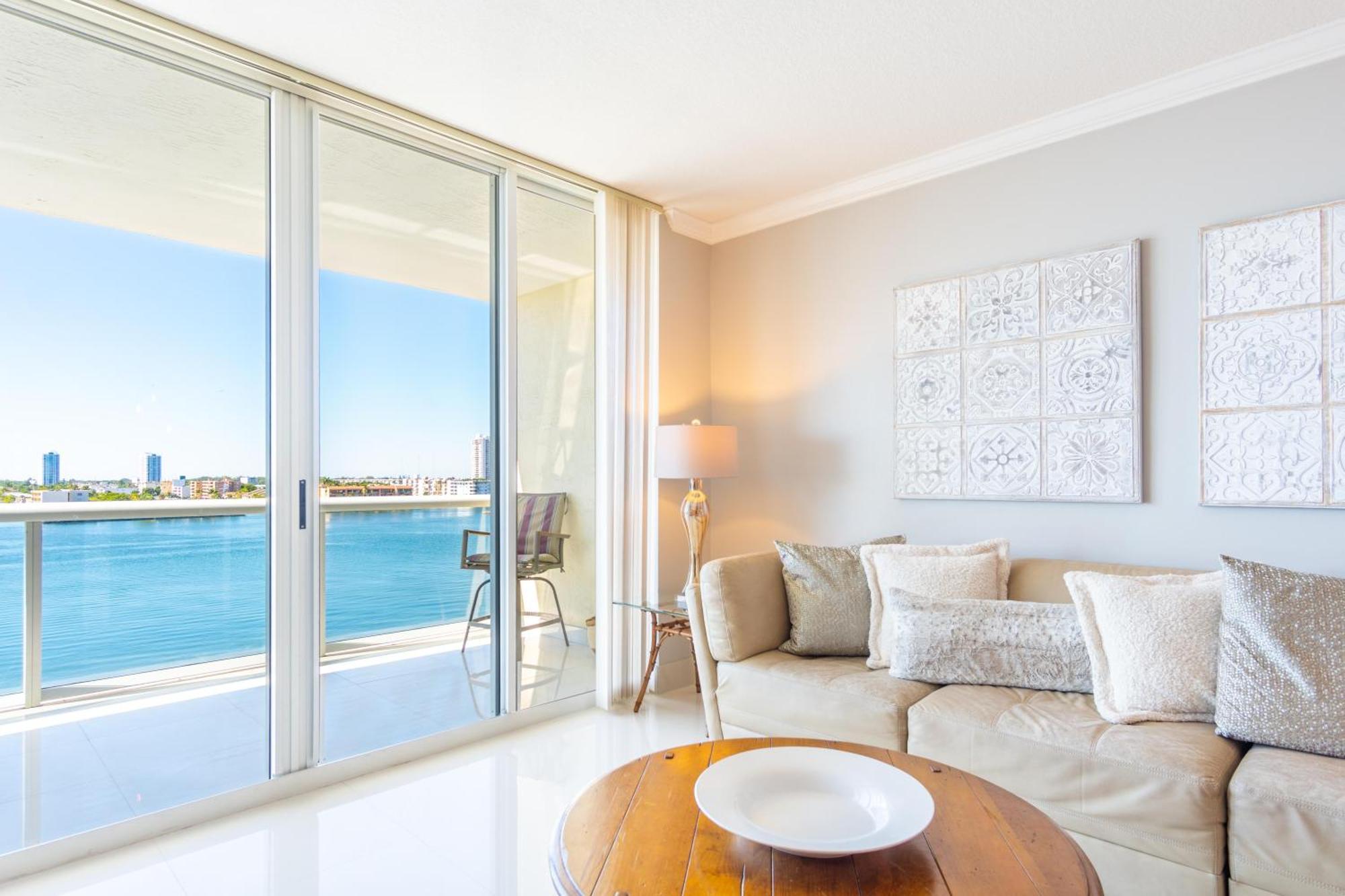 Golden Bay 73 Apartment *