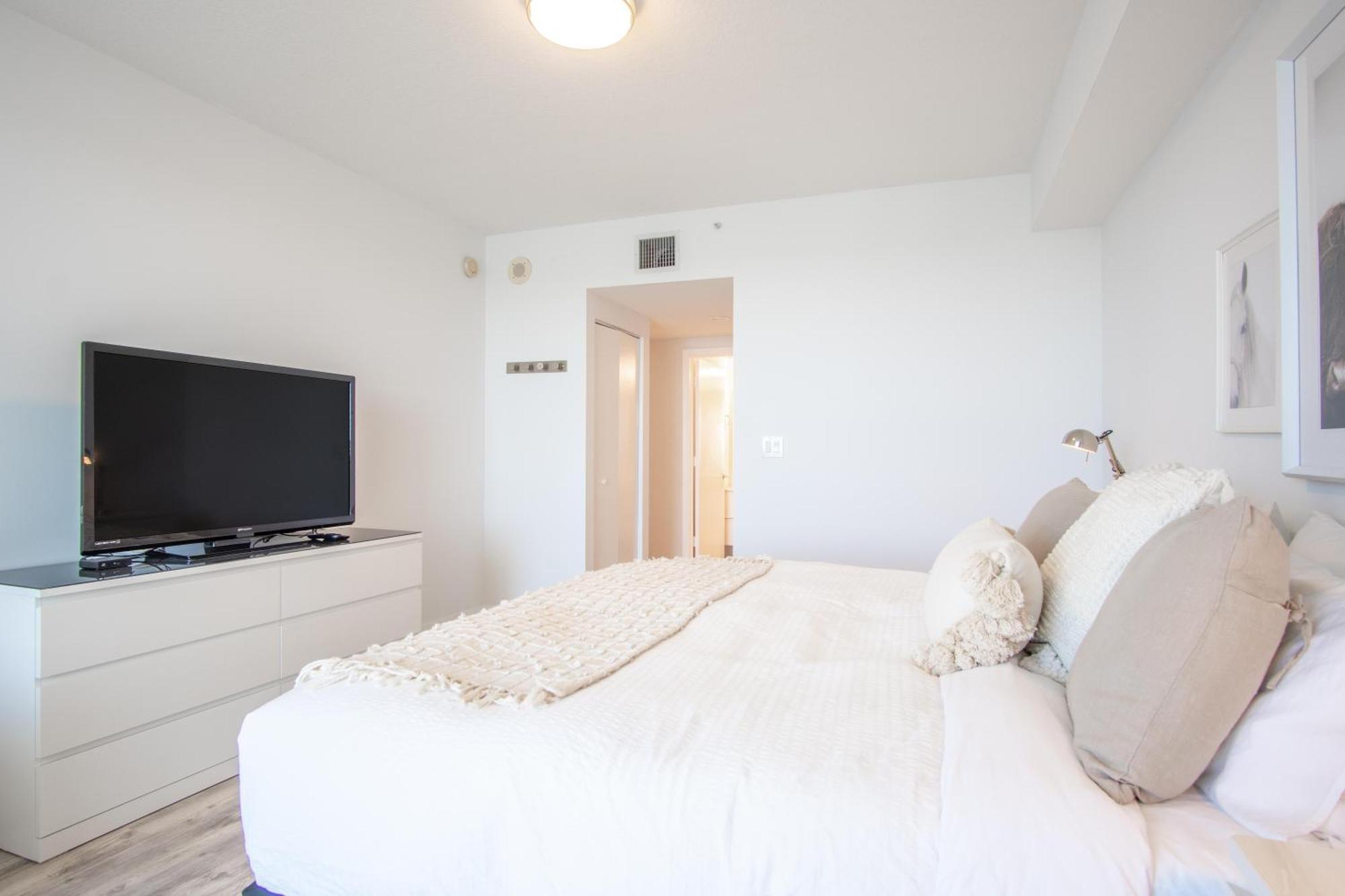 Golden Bay 66 Apartment *
