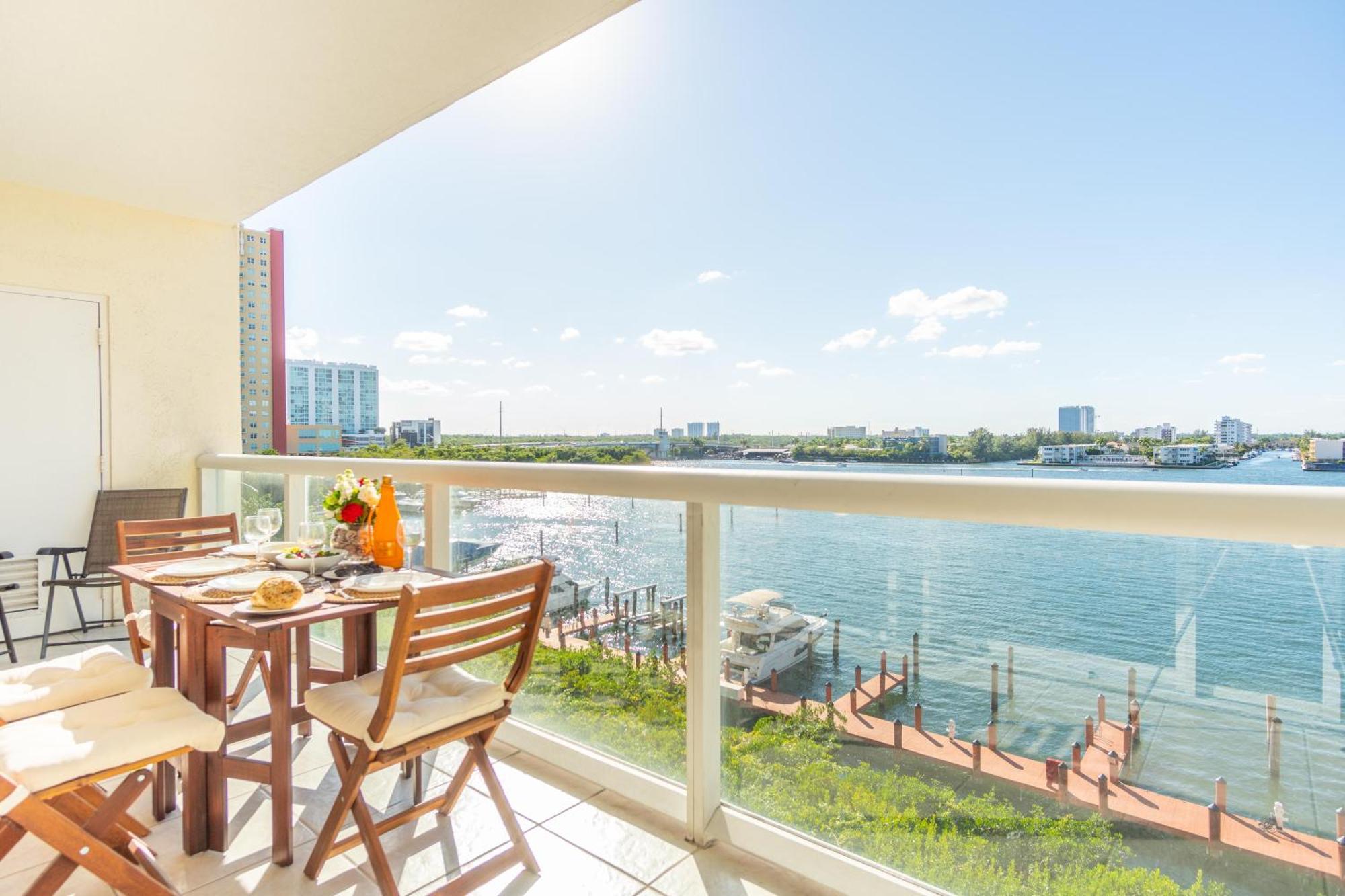 Apartment Golden Bay 66 *