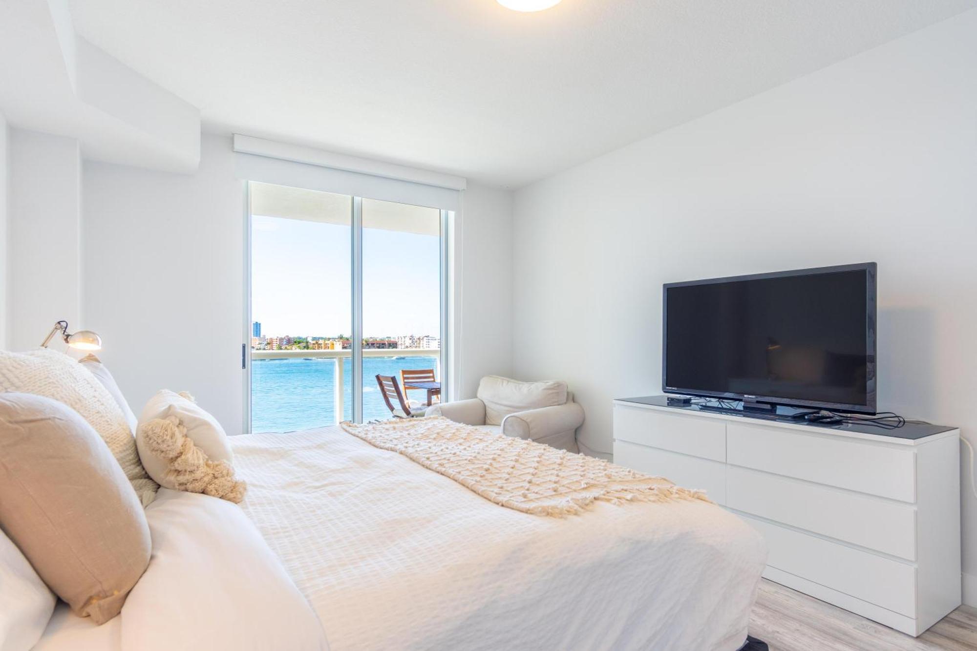 Golden Bay 66 Apartment Miami Beach