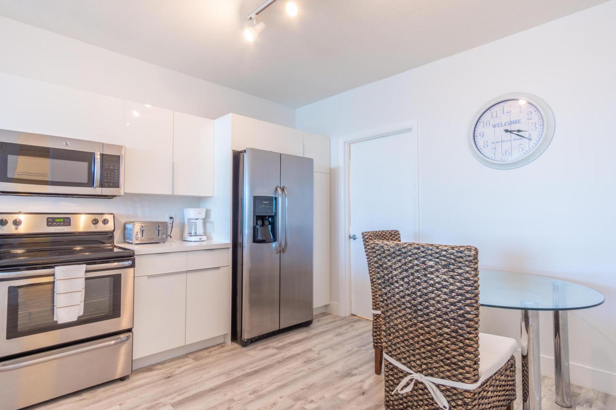 Apartment Golden Bay 66 *