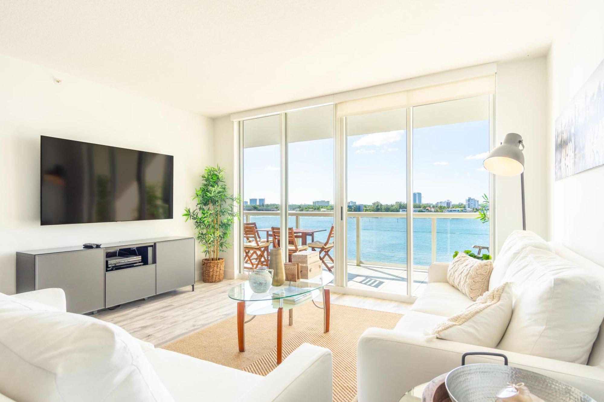 Apartment Golden Bay 66 *