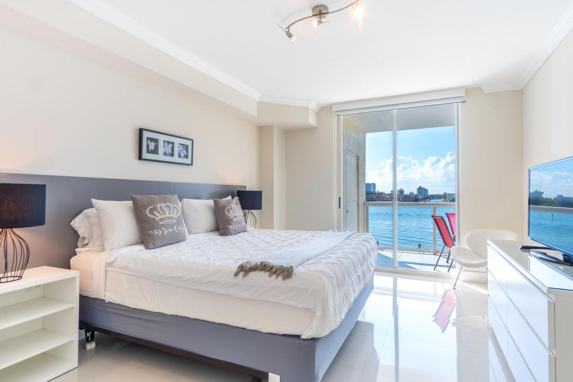 Golden Bay 46 *