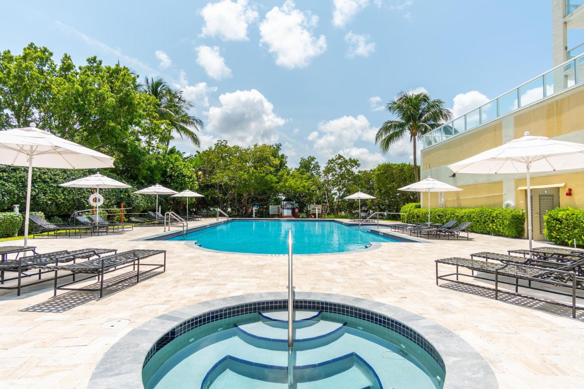 Golden Bay 58 *