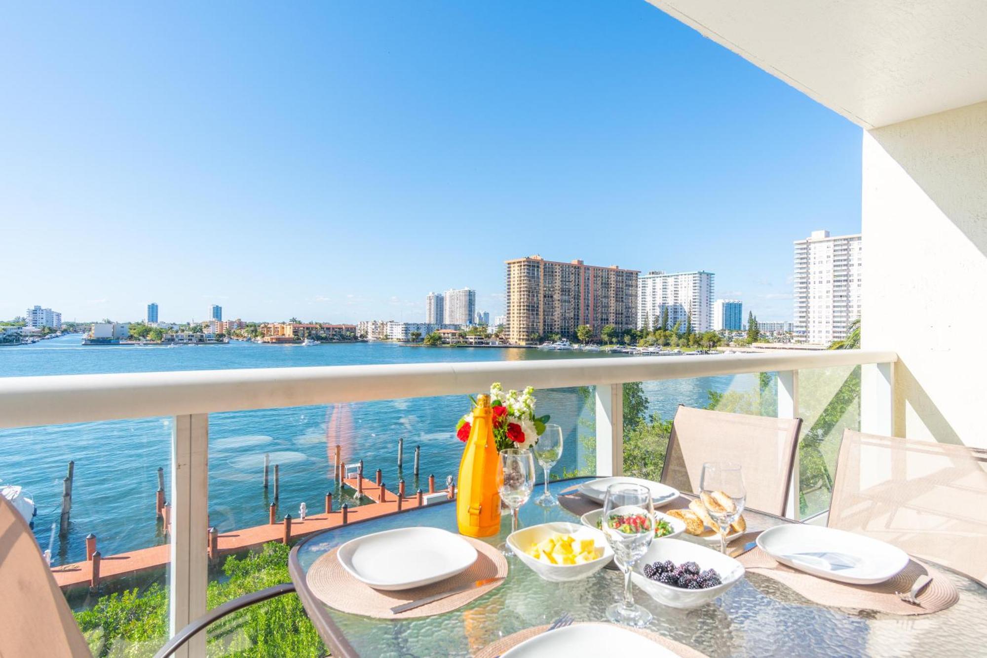 Golden Bay 58 Apartment