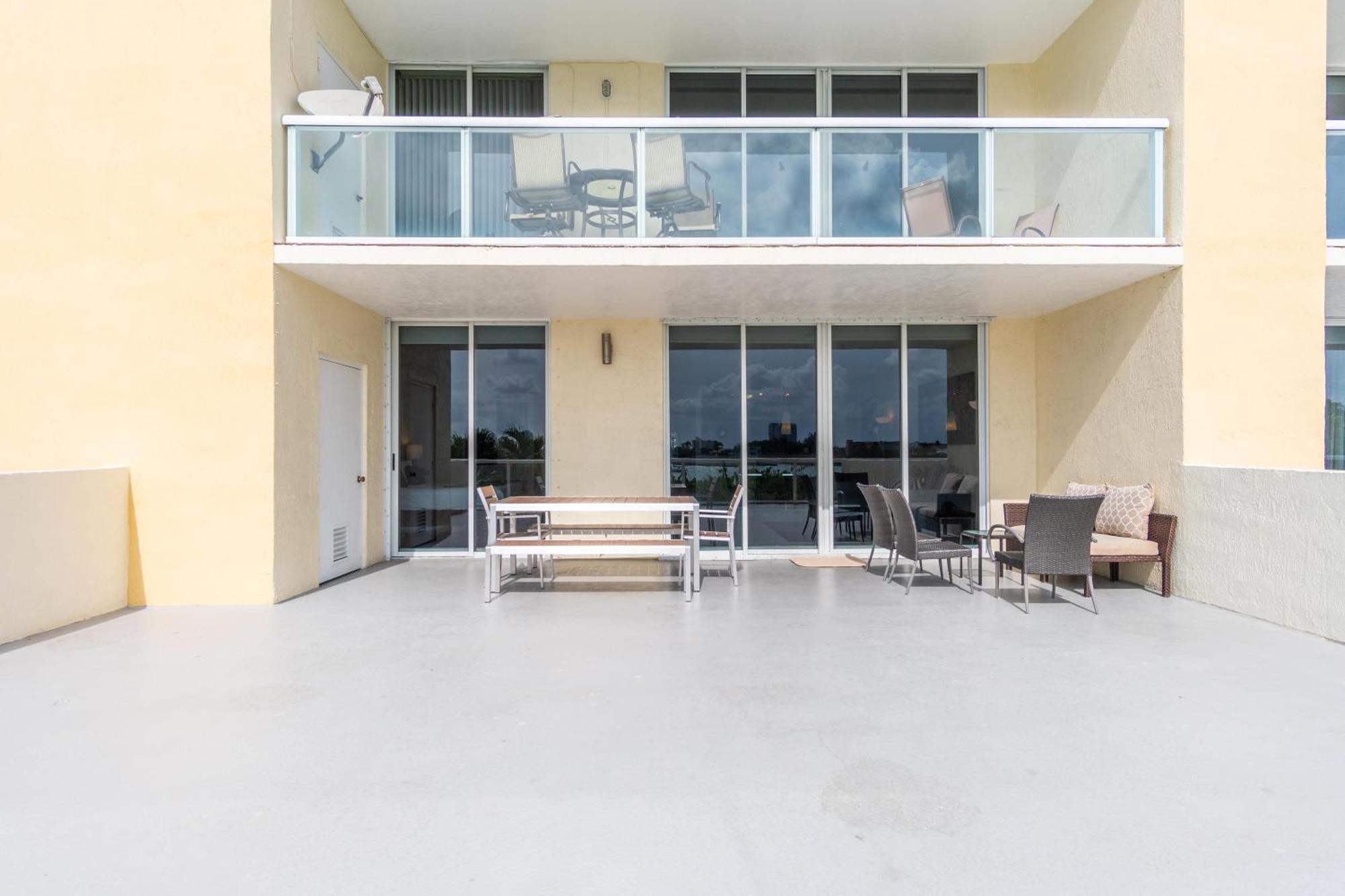 Golden Bay 32 Apartment *