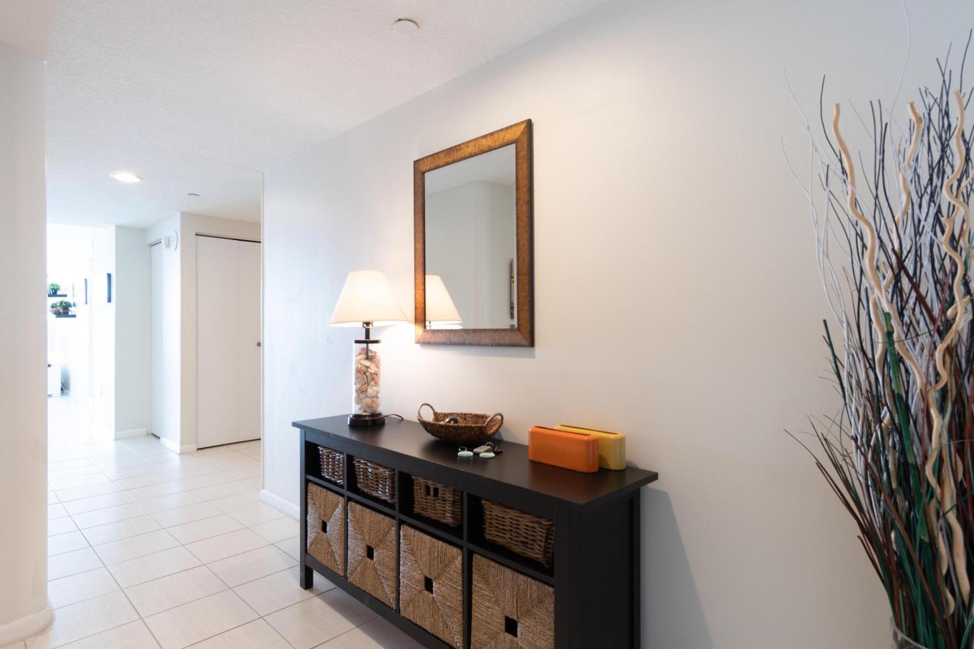 Golden Bay 32 Miami Beach