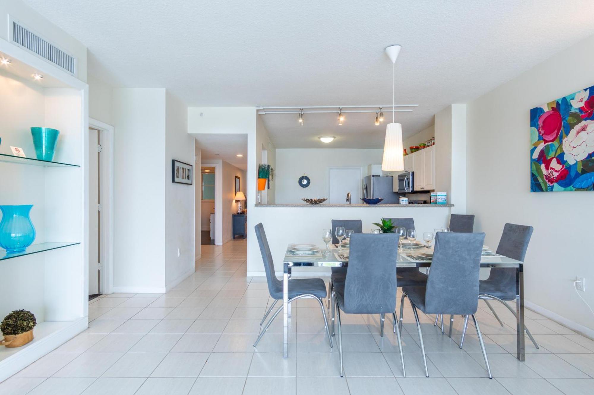 Golden Bay 32 Apartment *