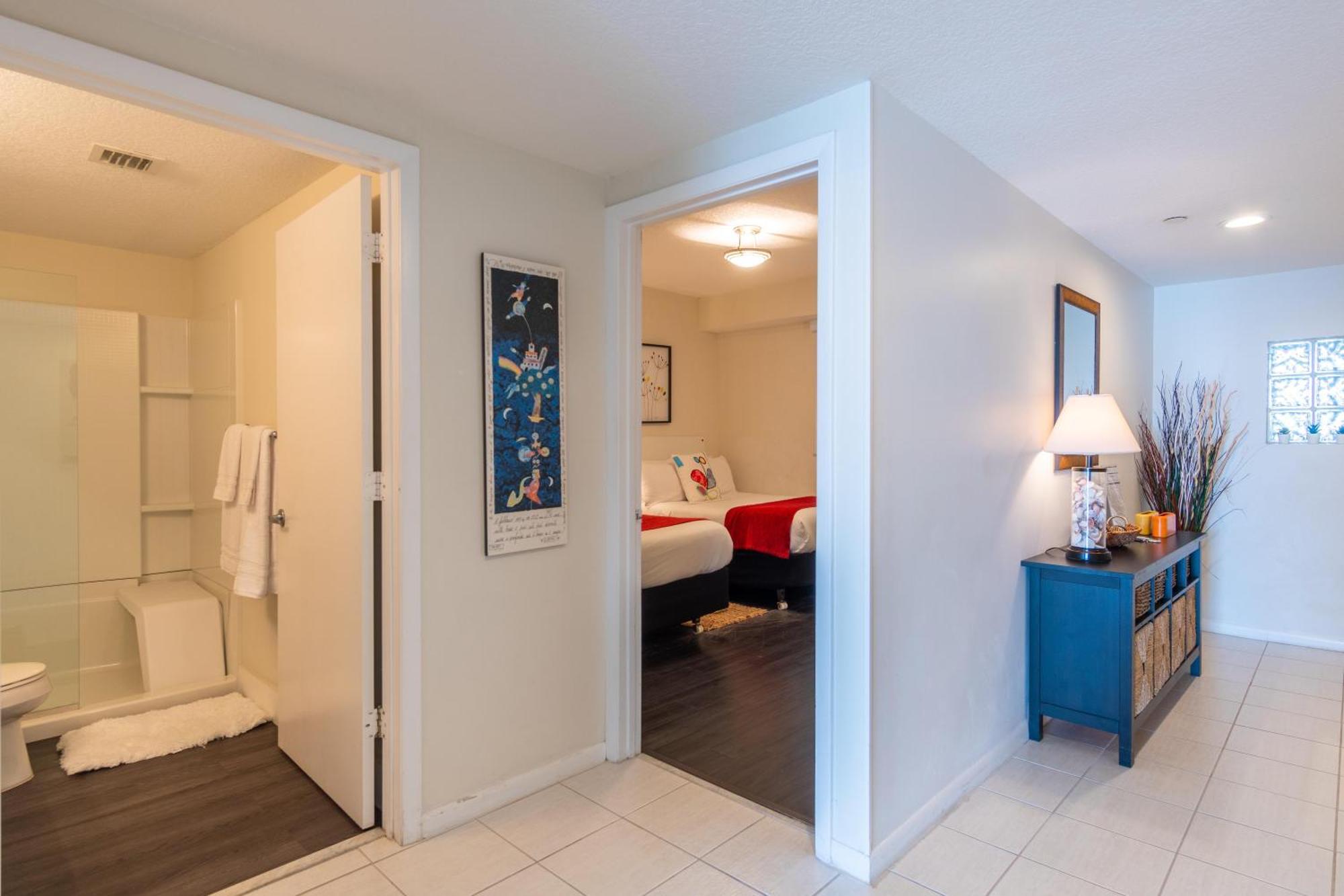 Golden Bay 32 Miami Beach