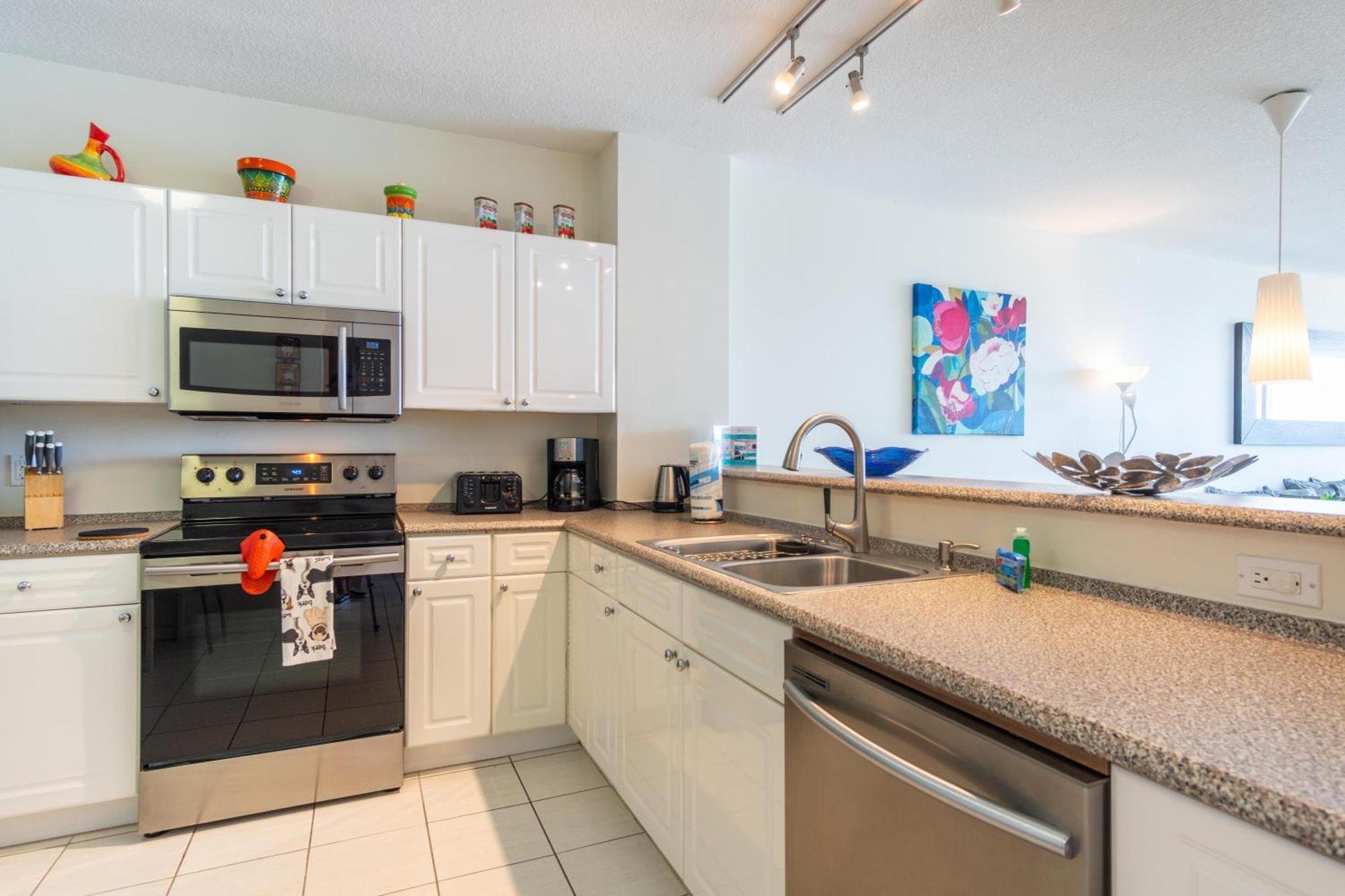 Golden Bay 32 Apartment *