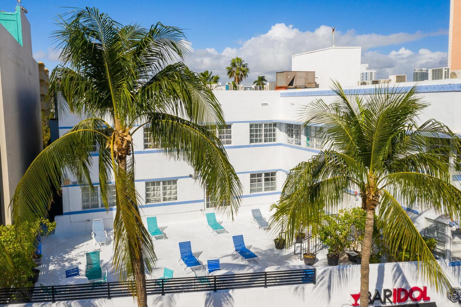 Location By The ! Free Wifi - Tv - Amenities * Miami Beach