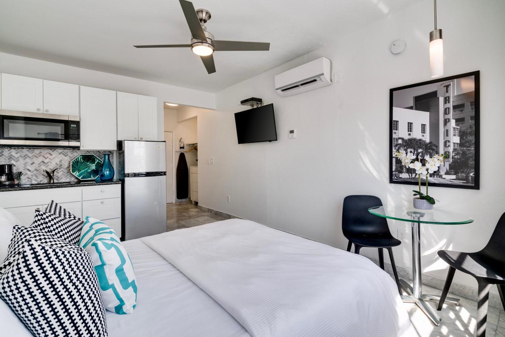 Apartment Location By The ! Free Wifi - Tv - Amenities