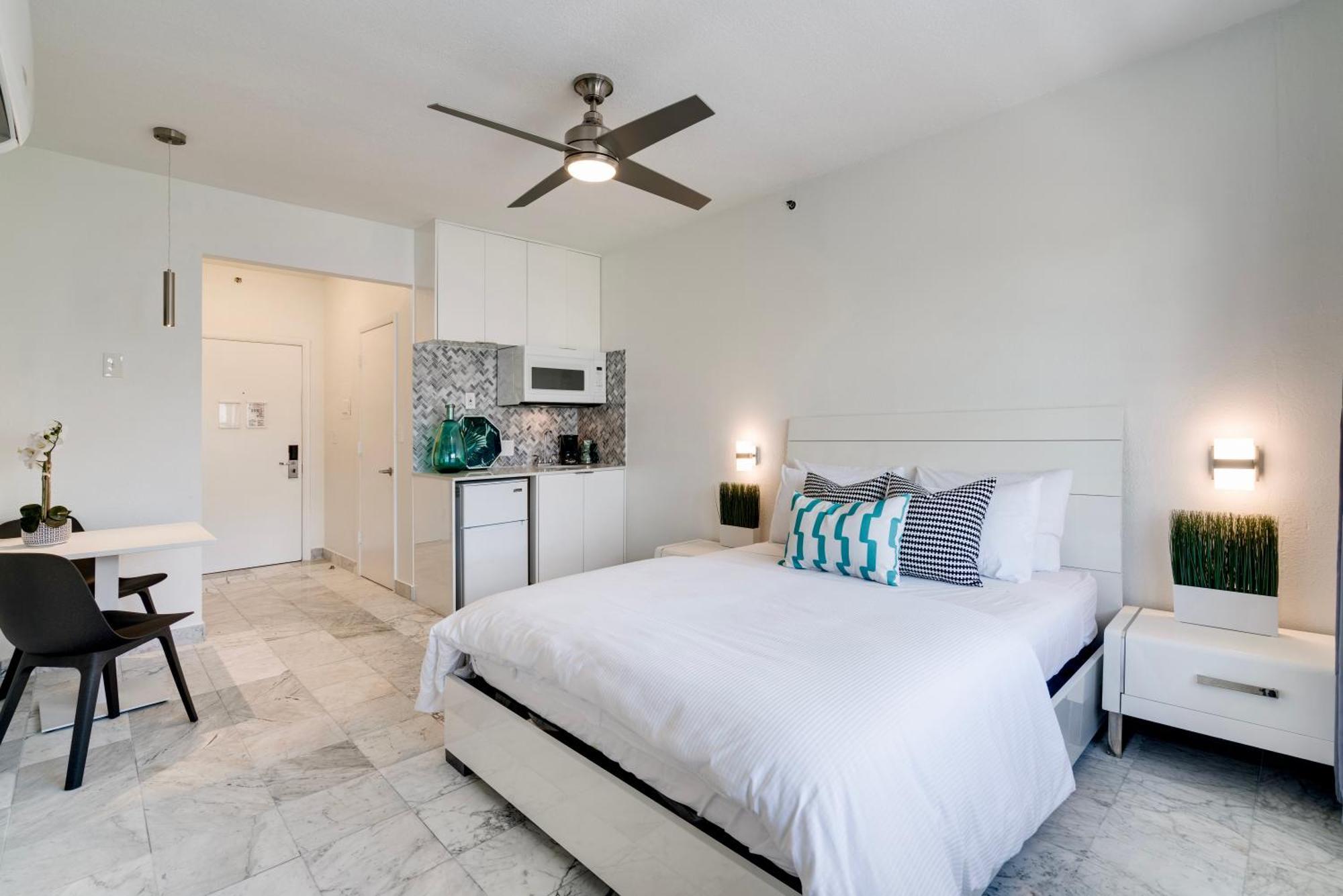 Location By The ! Free Wifi - Tv - Amenities Apartment *