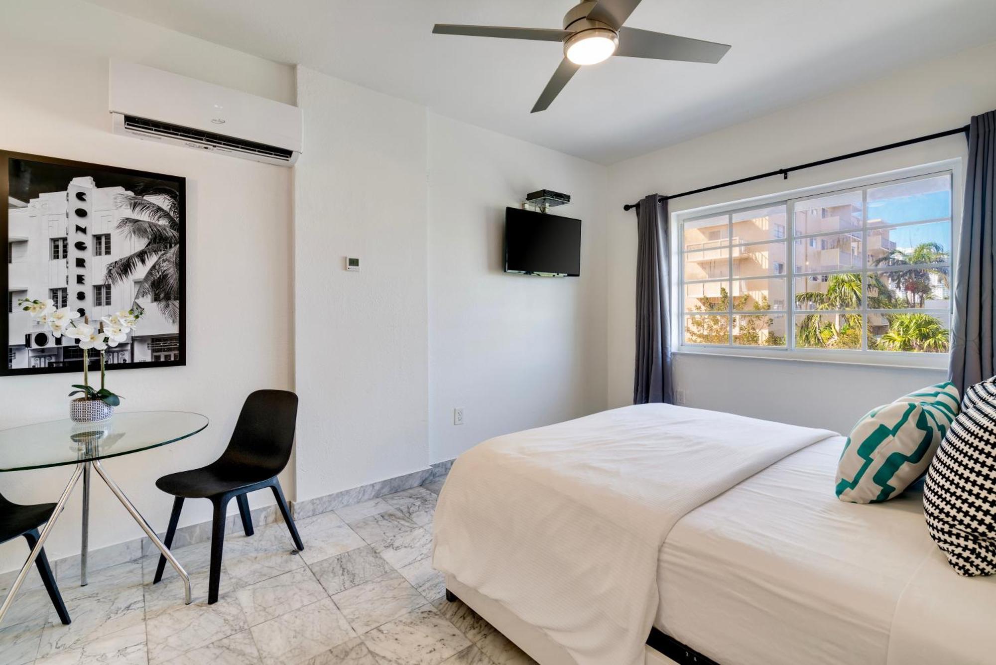 Apartment Location By The ! Free Wifi - Tv - Amenities *