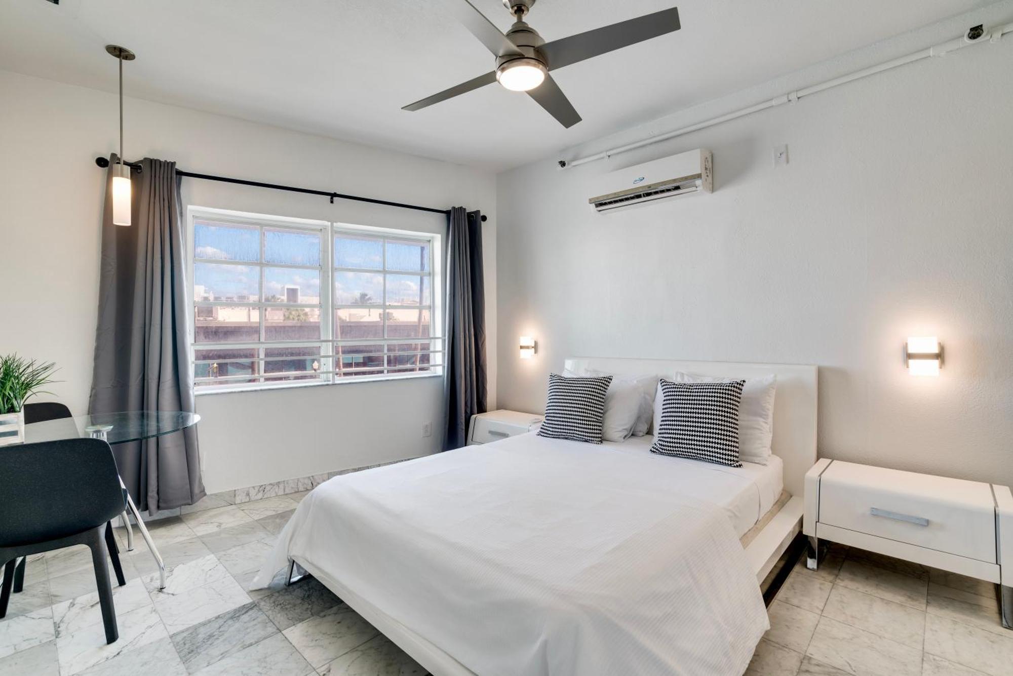 Apartment Location By The ! Free Wifi - Tv - Amenities