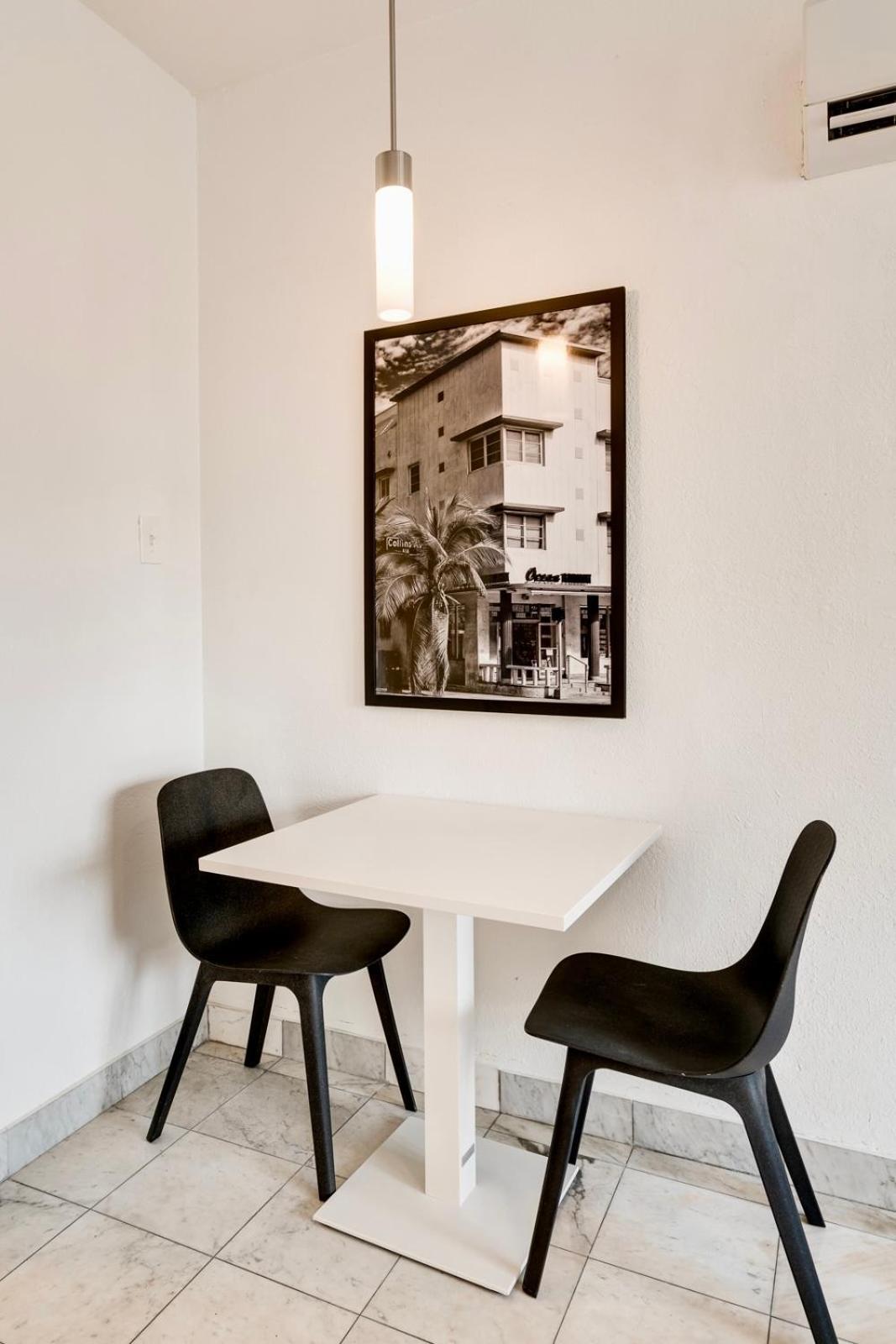 Location By The ! Free Wifi - Tv - Amenities Apartment