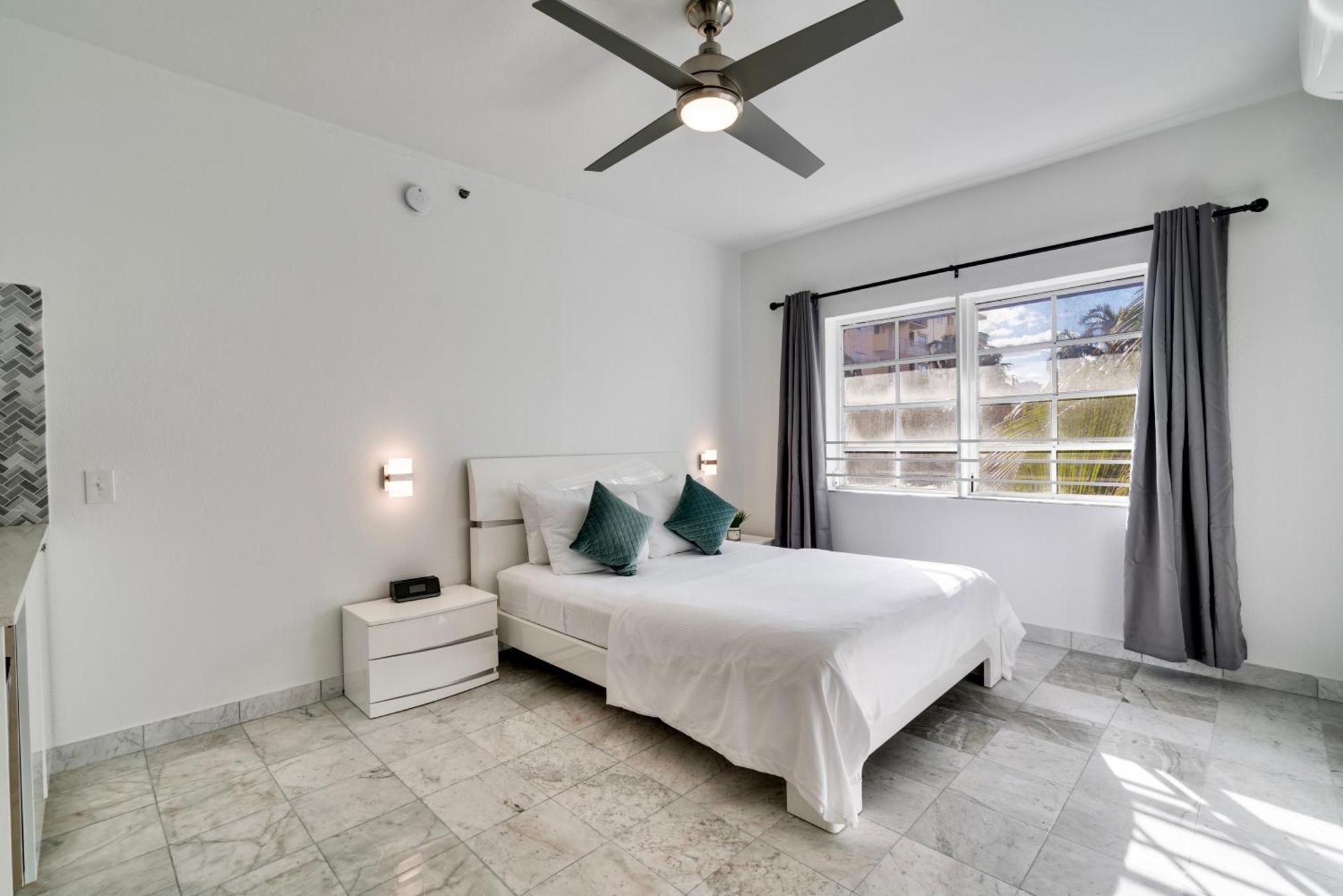 Apartment Location By The ! Free Wifi - Tv - Amenities *