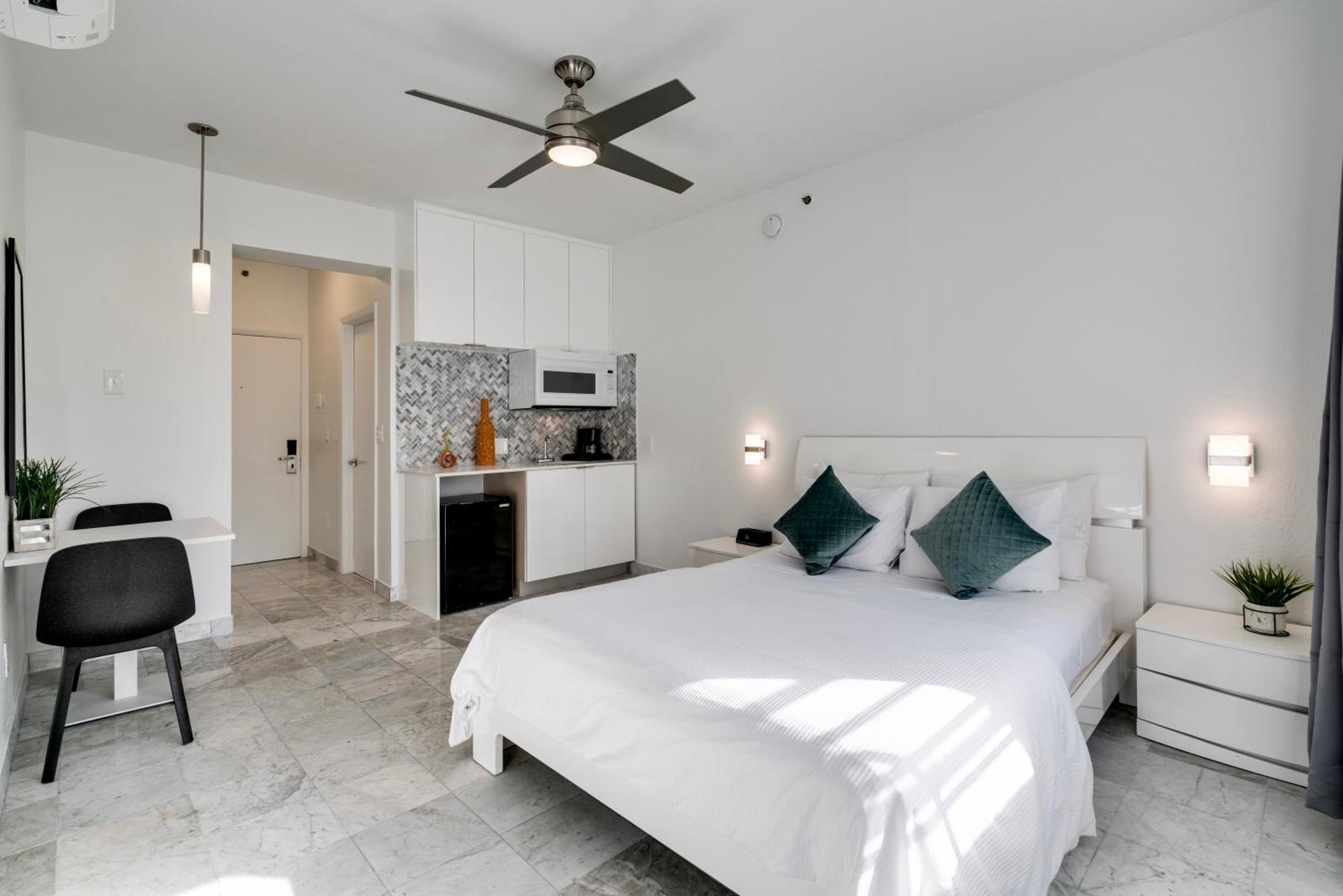 Location By The ! Free Wifi - Tv - Amenities Apartment Miami Beach