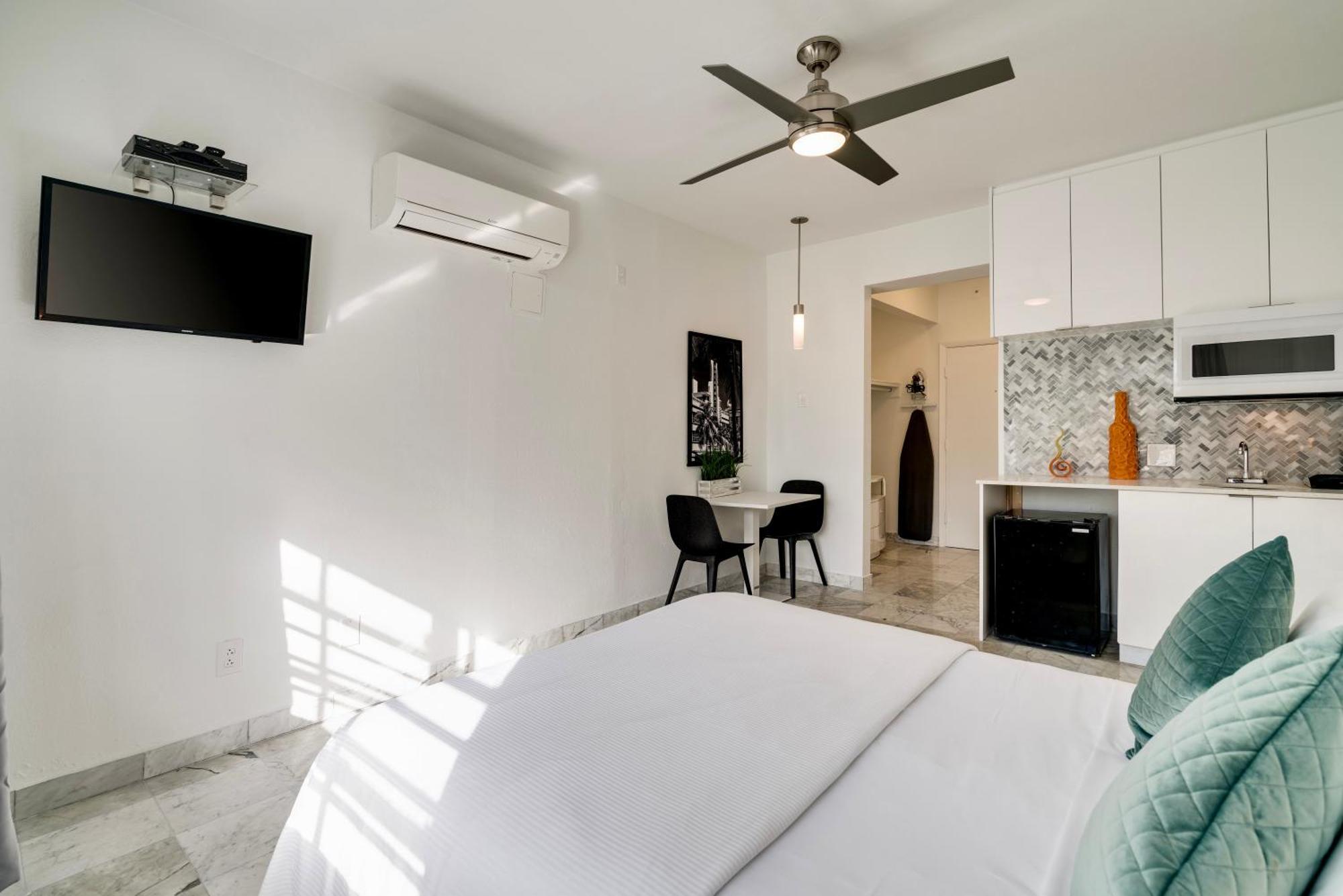 Location By The ! Free Wifi - Tv - Amenities Apartment *