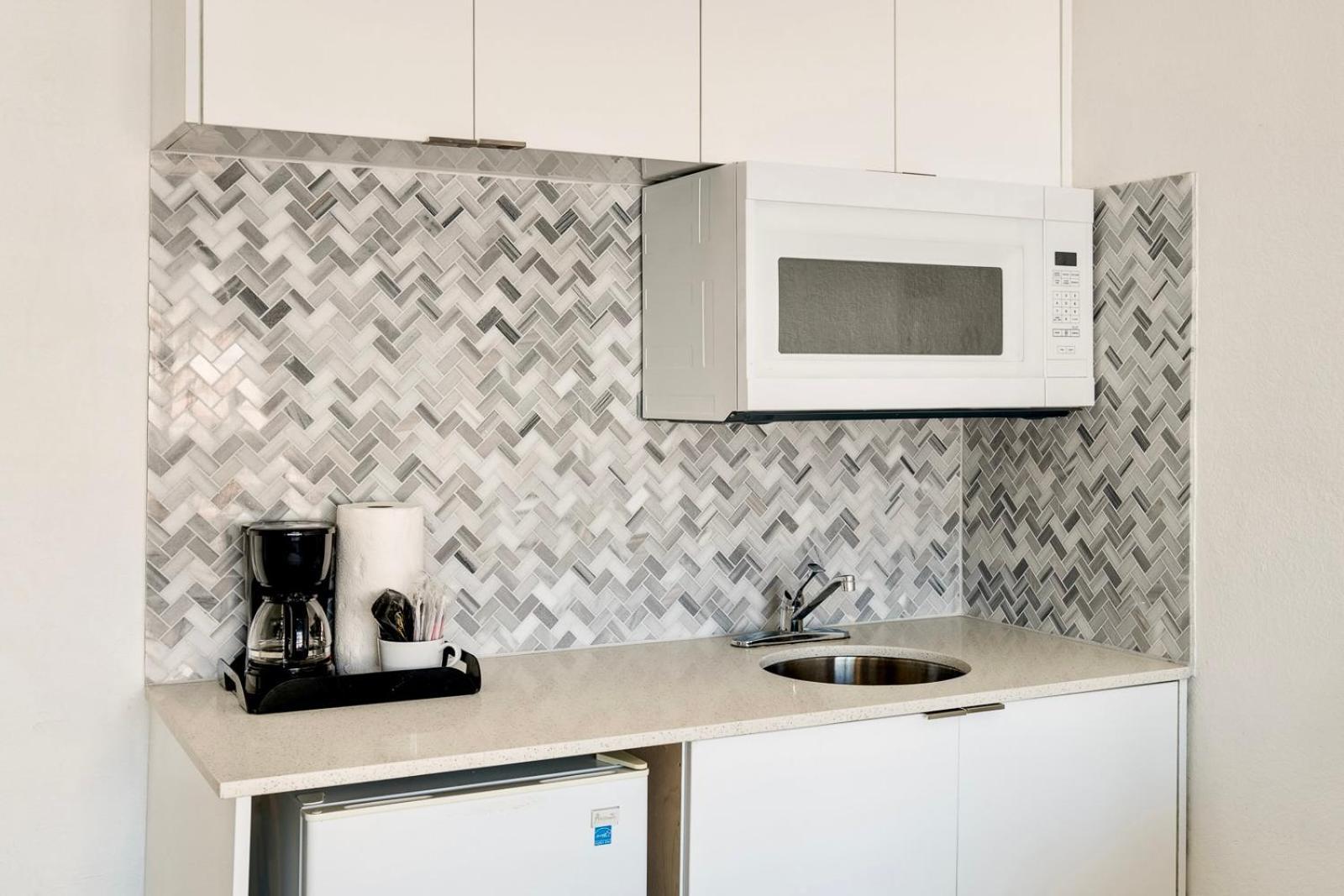 Location By The ! Free Wifi - Tv - Amenities *