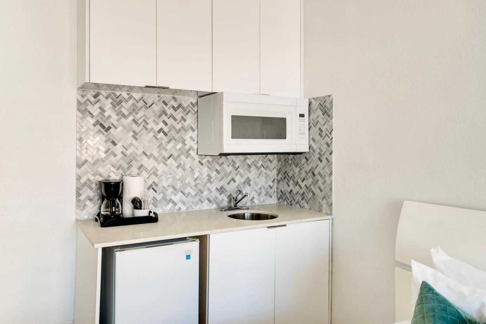 Location By The ! Free Wifi - Tv - Amenities * Miami Beach