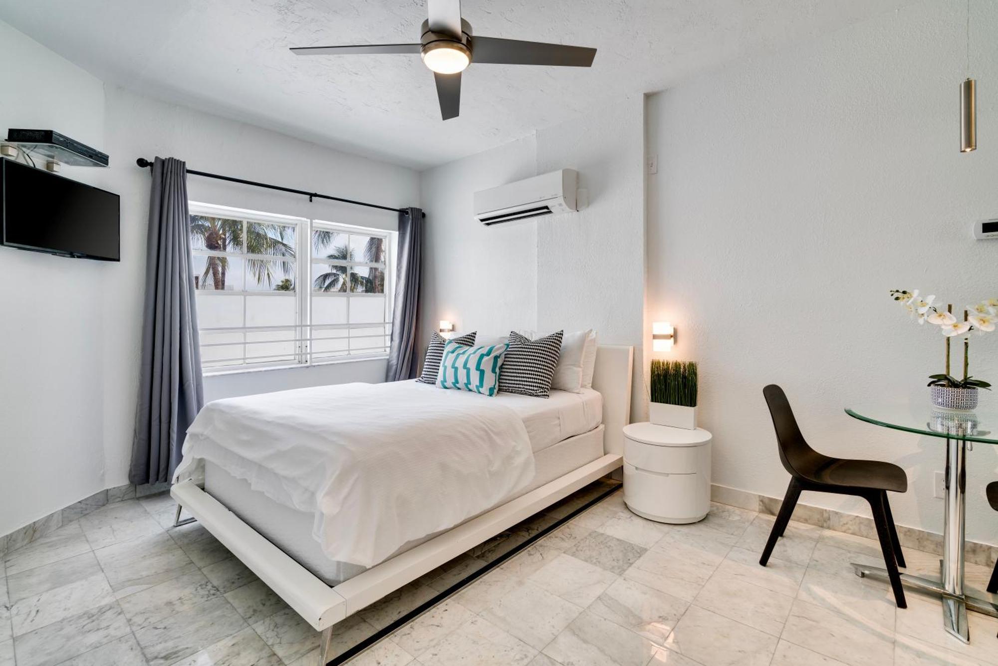 Apartment Location By The ! Free Wifi - Tv - Amenities