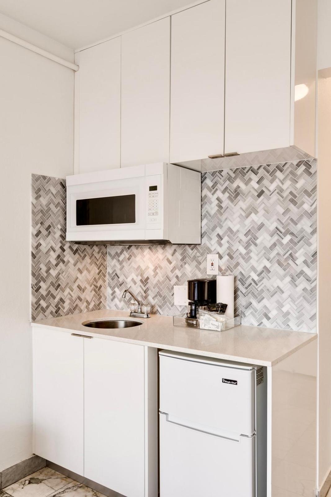 Apartment Location By The ! Free Wifi - Tv - Amenities *