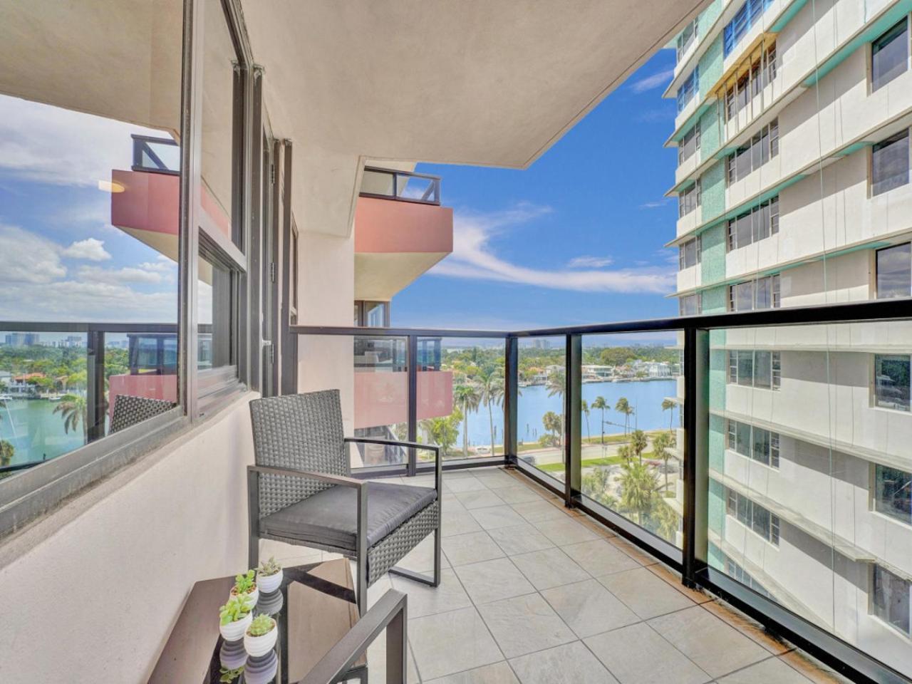 Luxury With Exclusive Amenities 1016