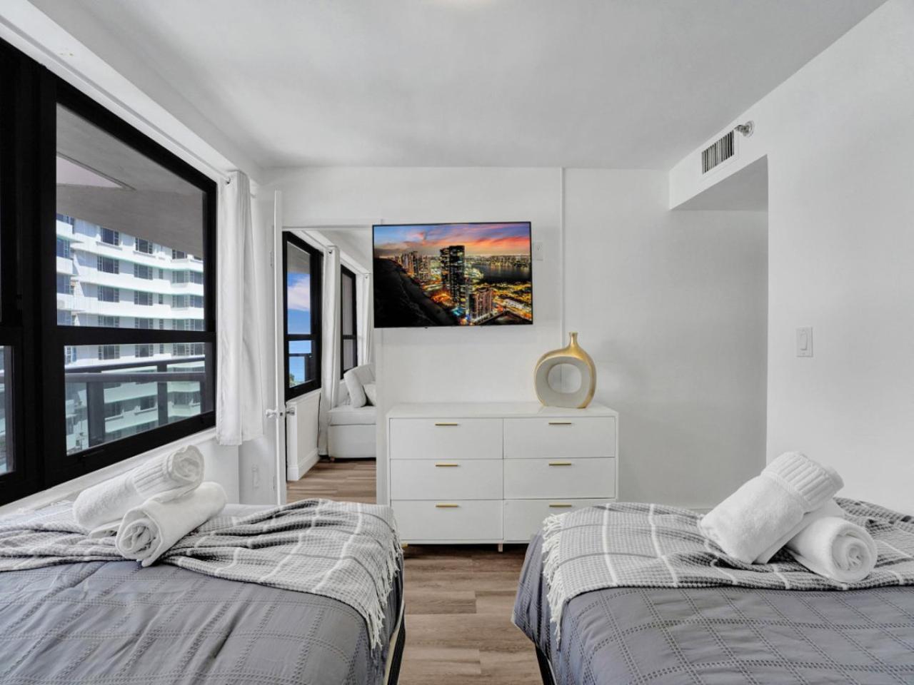 Luxury With Exclusive Amenities 1016 Miami Beach